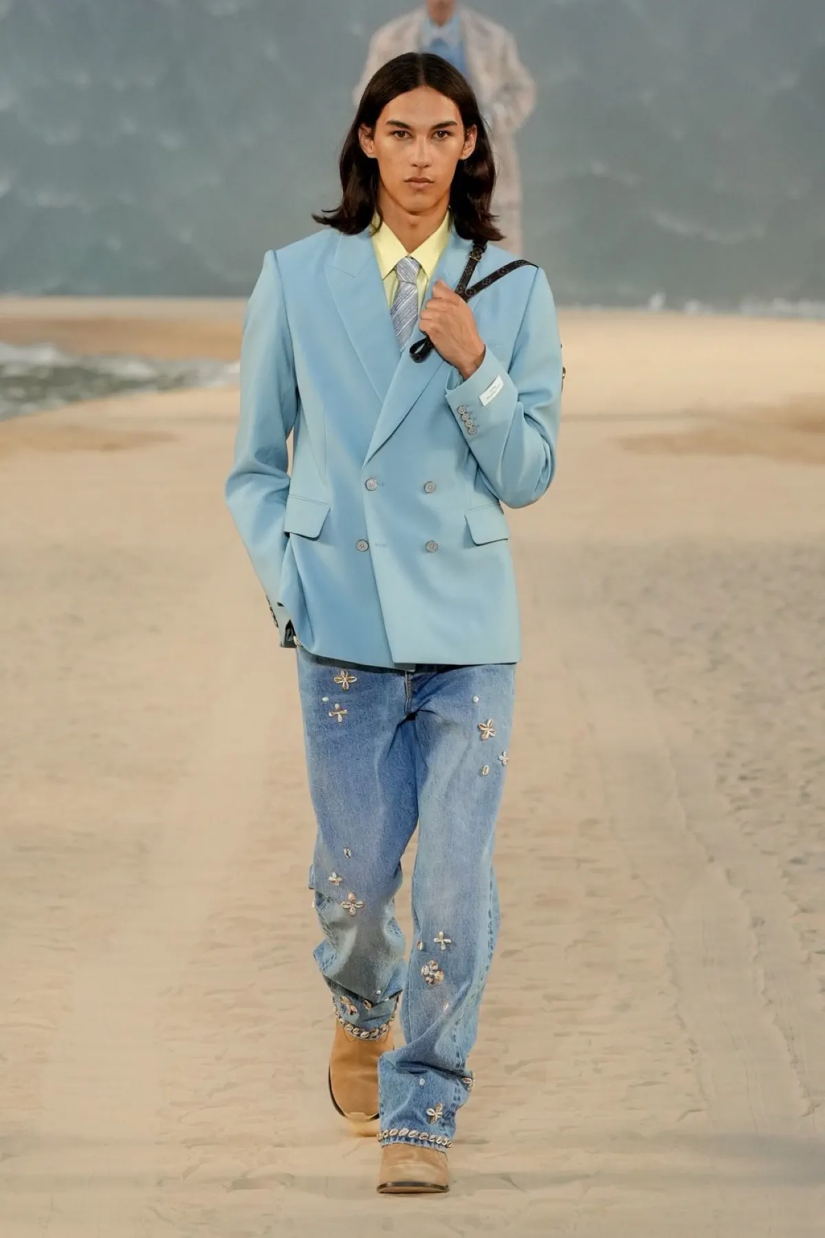 Louis Vuitton réinvente le dandysme avec une collection printemps 2027 portée par la puissance de l'océan