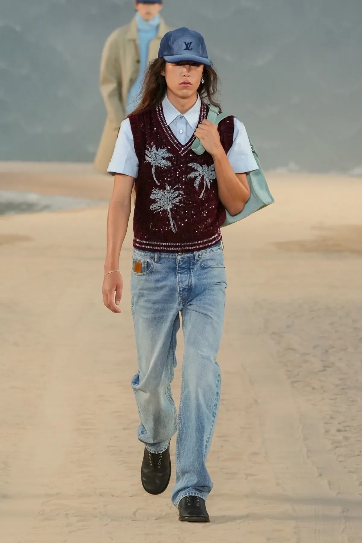 Louis Vuitton réinvente le dandysme avec une collection printemps 2027 portée par la puissance de l'océan