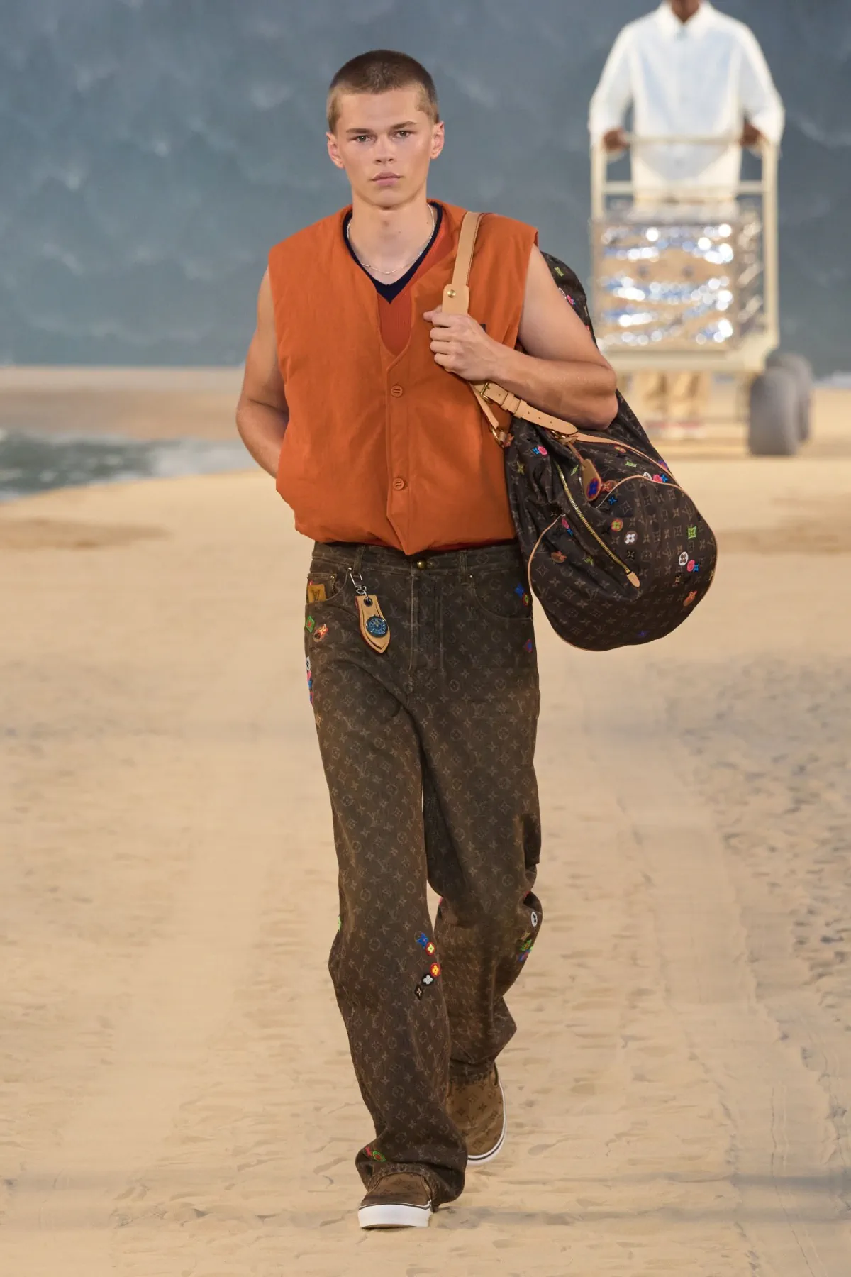 Louis Vuitton réinvente le dandysme avec une collection printemps 2027 portée par la puissance de l'océan