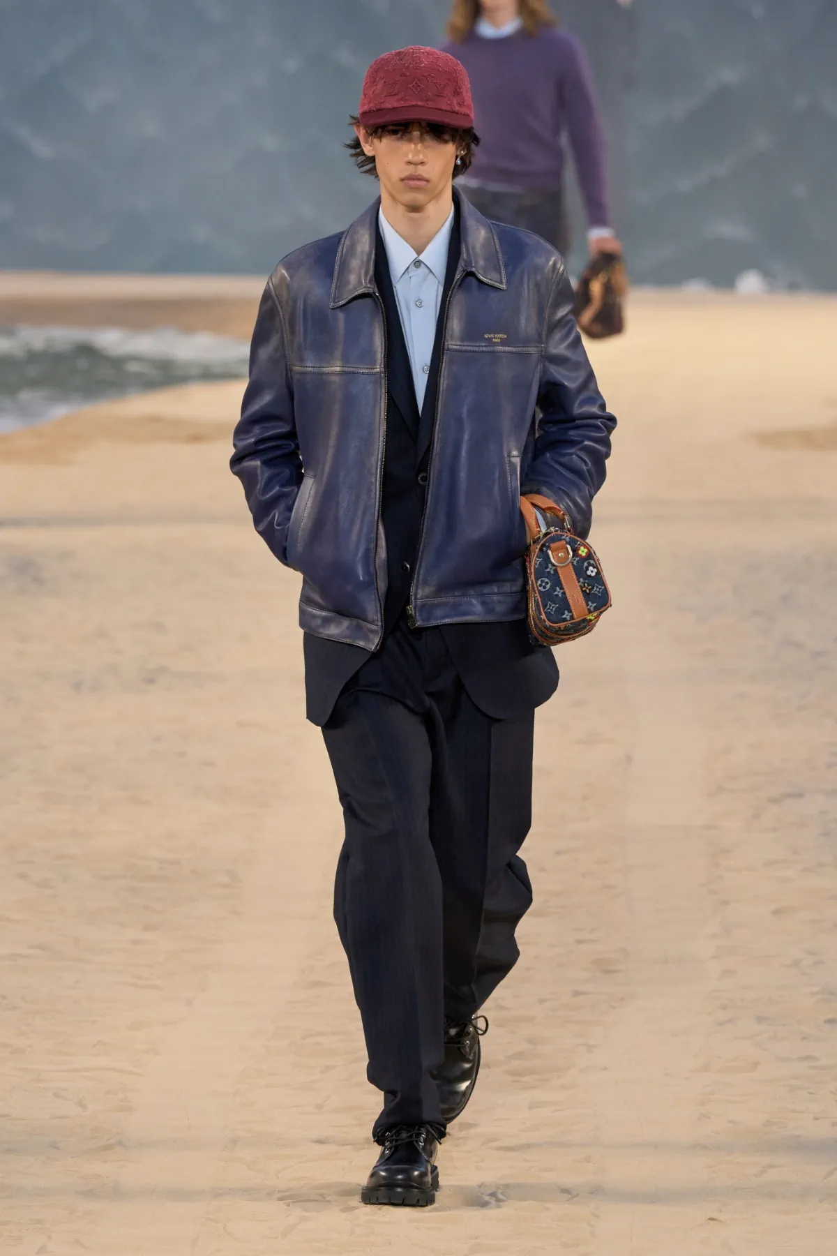 Louis Vuitton réinvente le dandysme avec une collection printemps 2027 portée par la puissance de l'océan