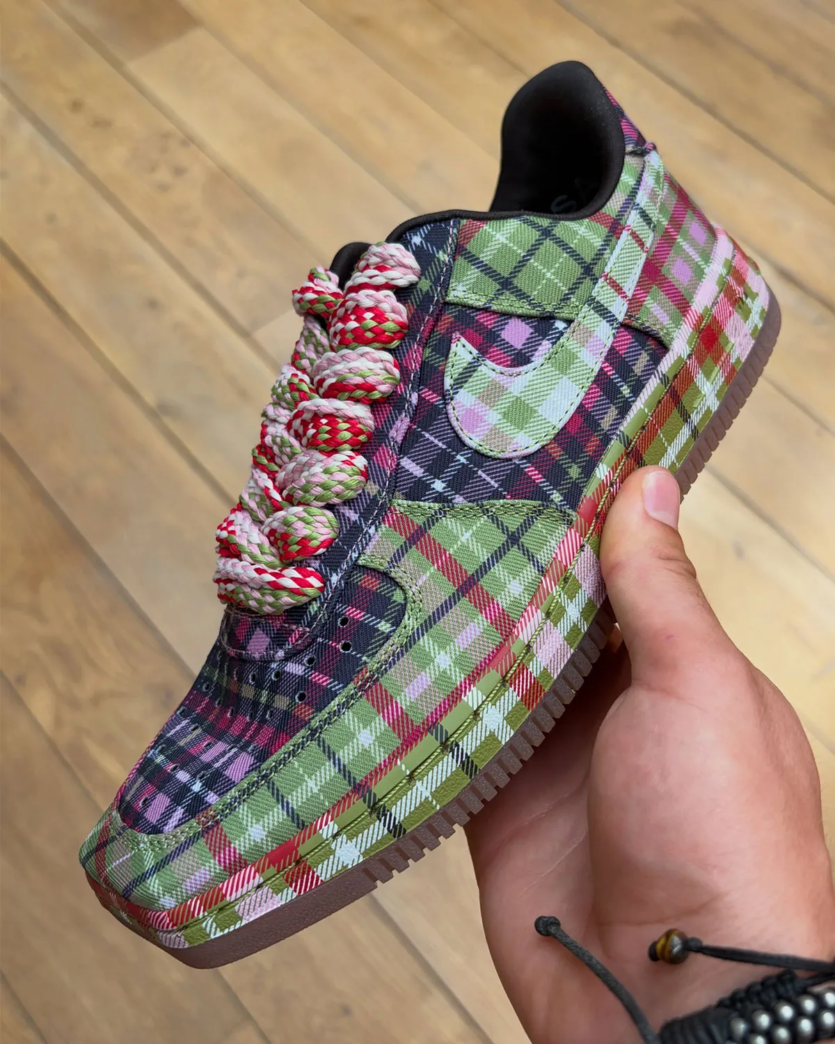La Nike Air Force 1 Low à bout carré, ou le moment où une icône choisit de se contrarier elle-même