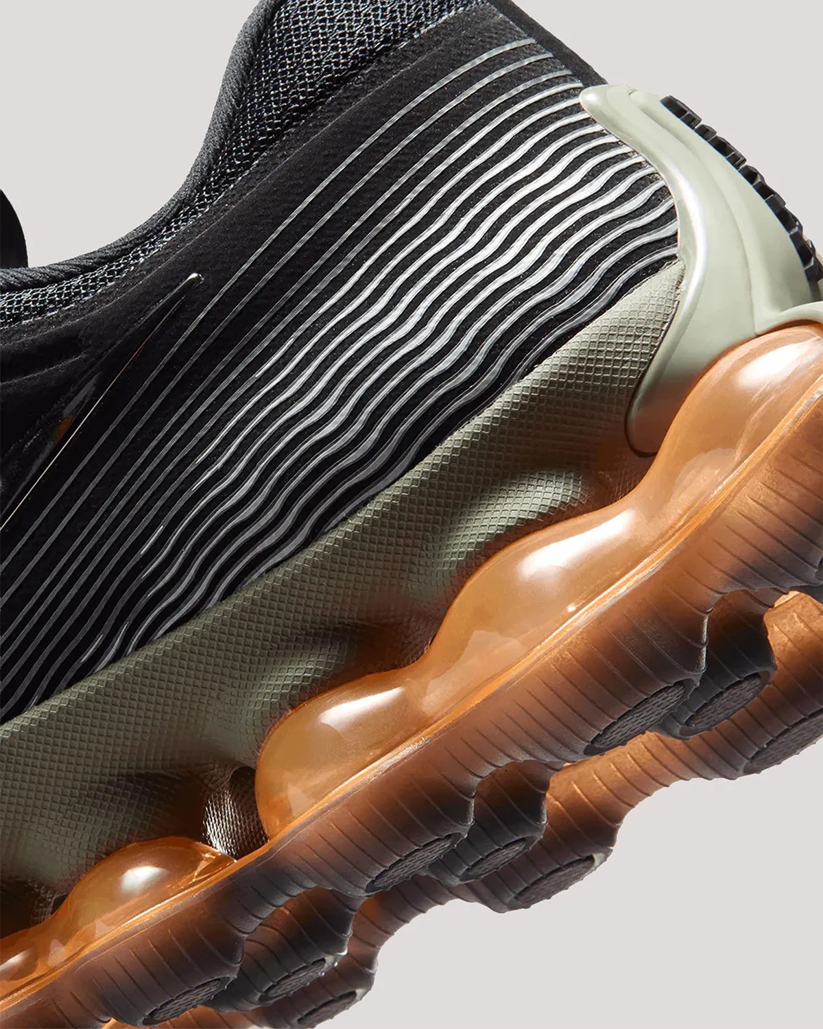 La Nike Air Liquid Max « Black Metallic » - Quand la biologie inspire la révolution visuelle de l'Air Max