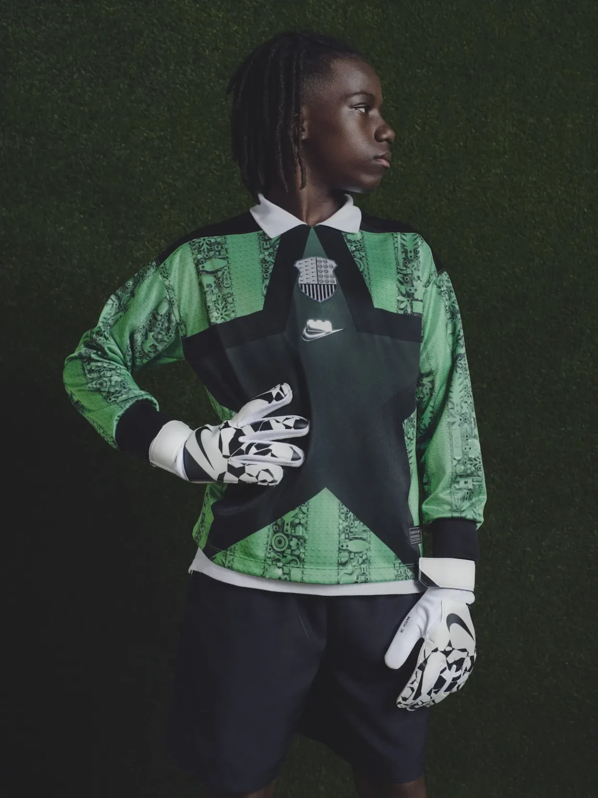 Nike Football x LEG0 3 Nike Football et LEGO réinventent le football junior entre terrain, sneakers et culture créative