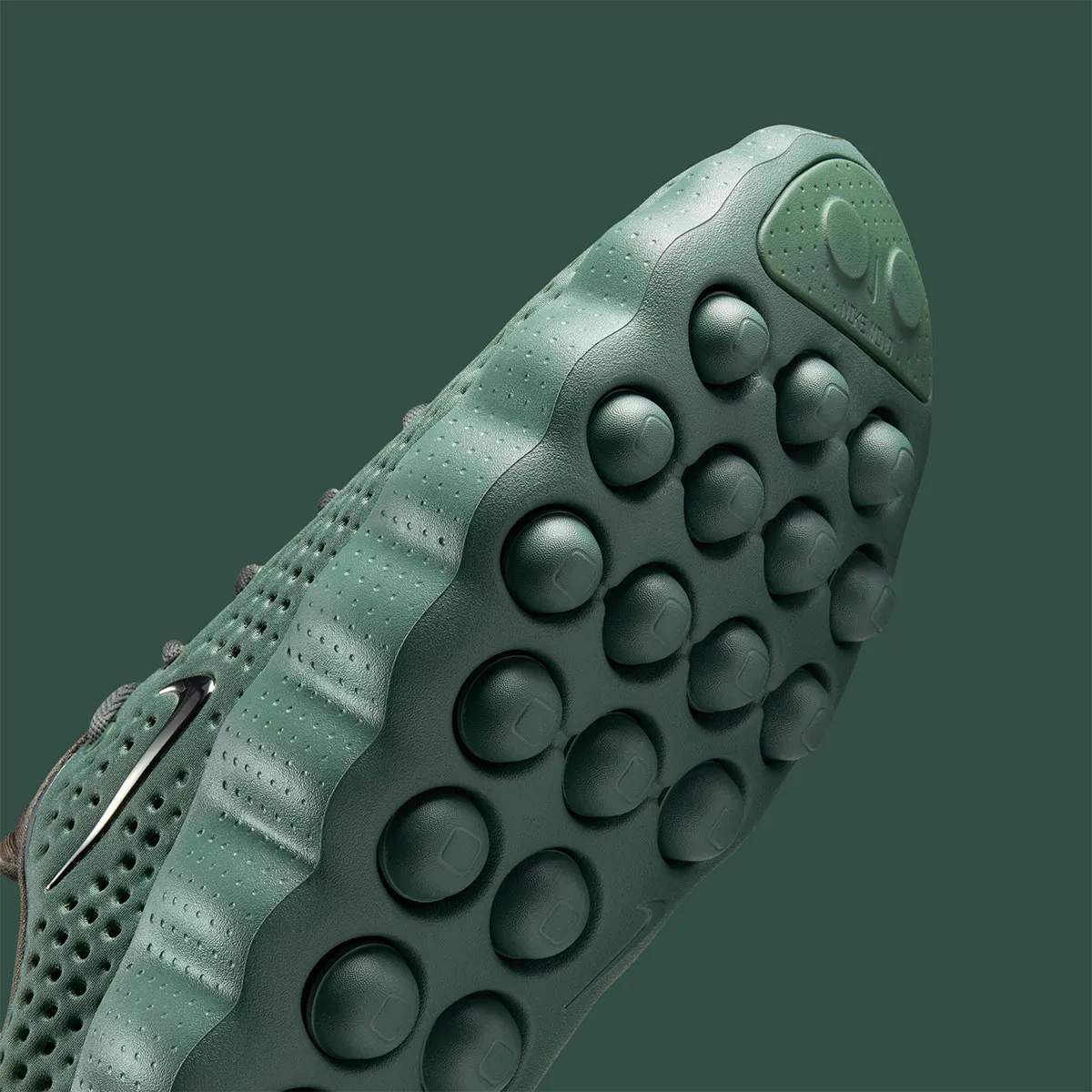 Nike Mind 002 Camo Green 8 Nike Mind 002 « Camo Green », la sneaker qui transforme la discrétion en expérience sensorielle