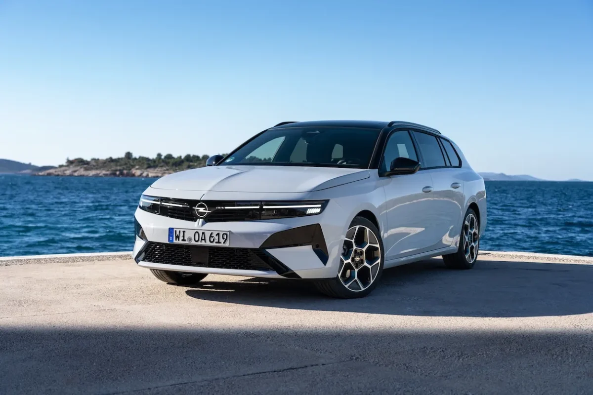 L’Opel Astra 100% électrique atteint l’âge de maturité avec 454 km d’autonomie