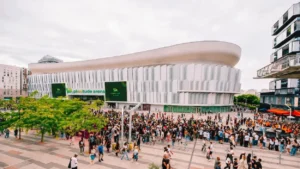 Paris La Defense Arena renommee Plenitude Arena Paris La Défense Arena devient Plenitude Arena, la métamorphose d’un géant européen