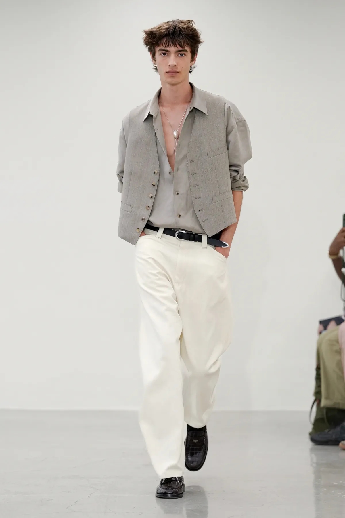Paul Smith Spring Summer 2027 Milan Fashion Week 3 Paul Smith réinvente le costume masculin pour le printemps 2027 avec une élégance libérée