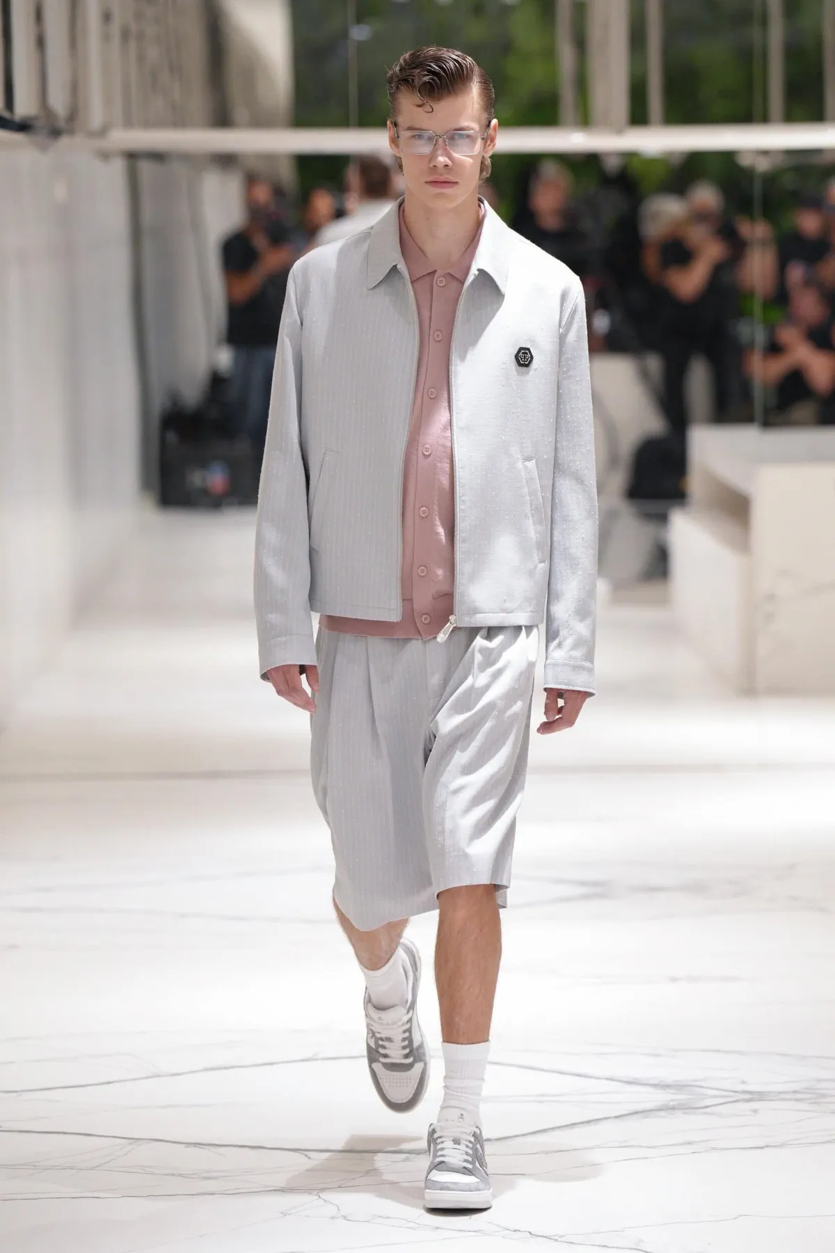 Philipp Plein Spring Summer 2027 Milan Fashion Week 21 Philipp Plein signe un printemps 2027 plus maîtrisé, sans renoncer à son goût du spectaculaire