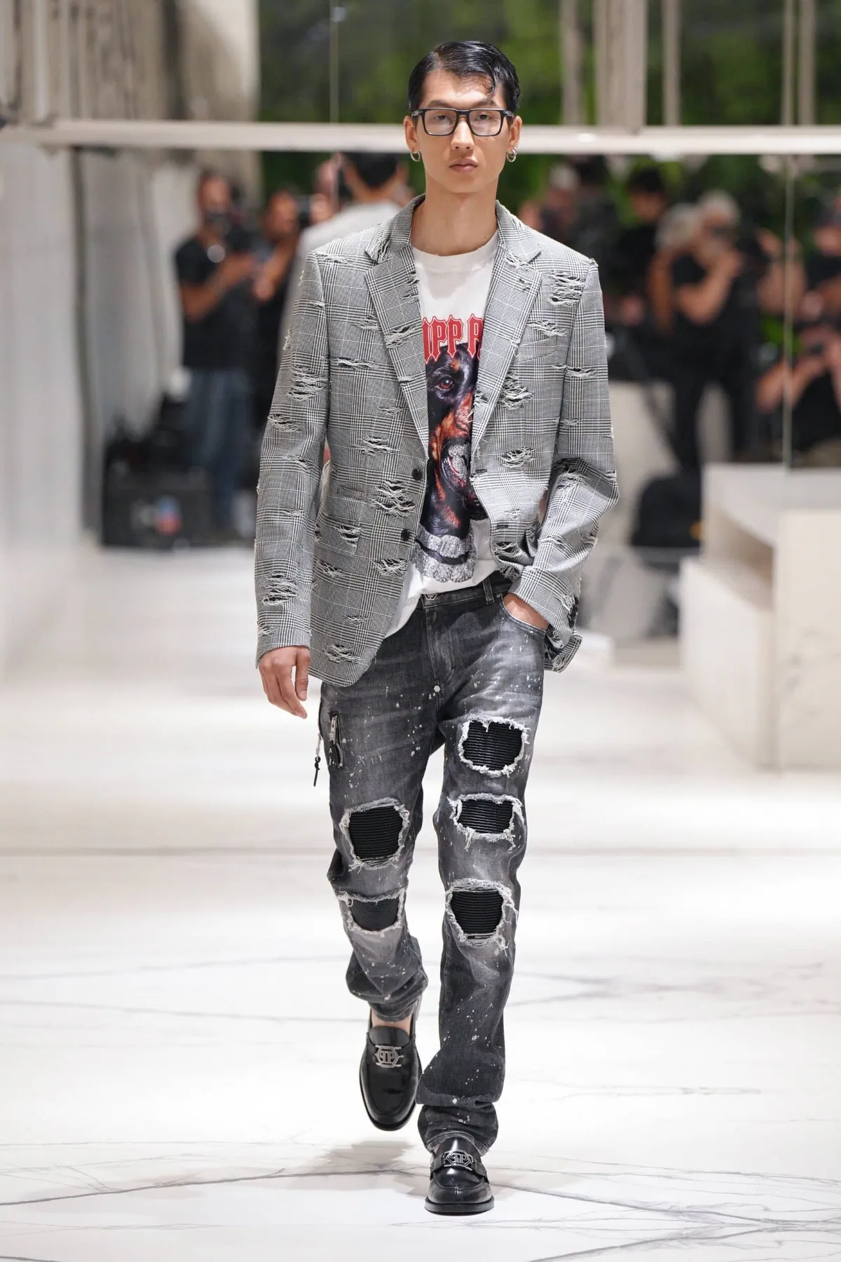 Philipp Plein Spring Summer 2027 Milan Fashion Week 26 Philipp Plein signe un printemps 2027 plus maîtrisé, sans renoncer à son goût du spectaculaire