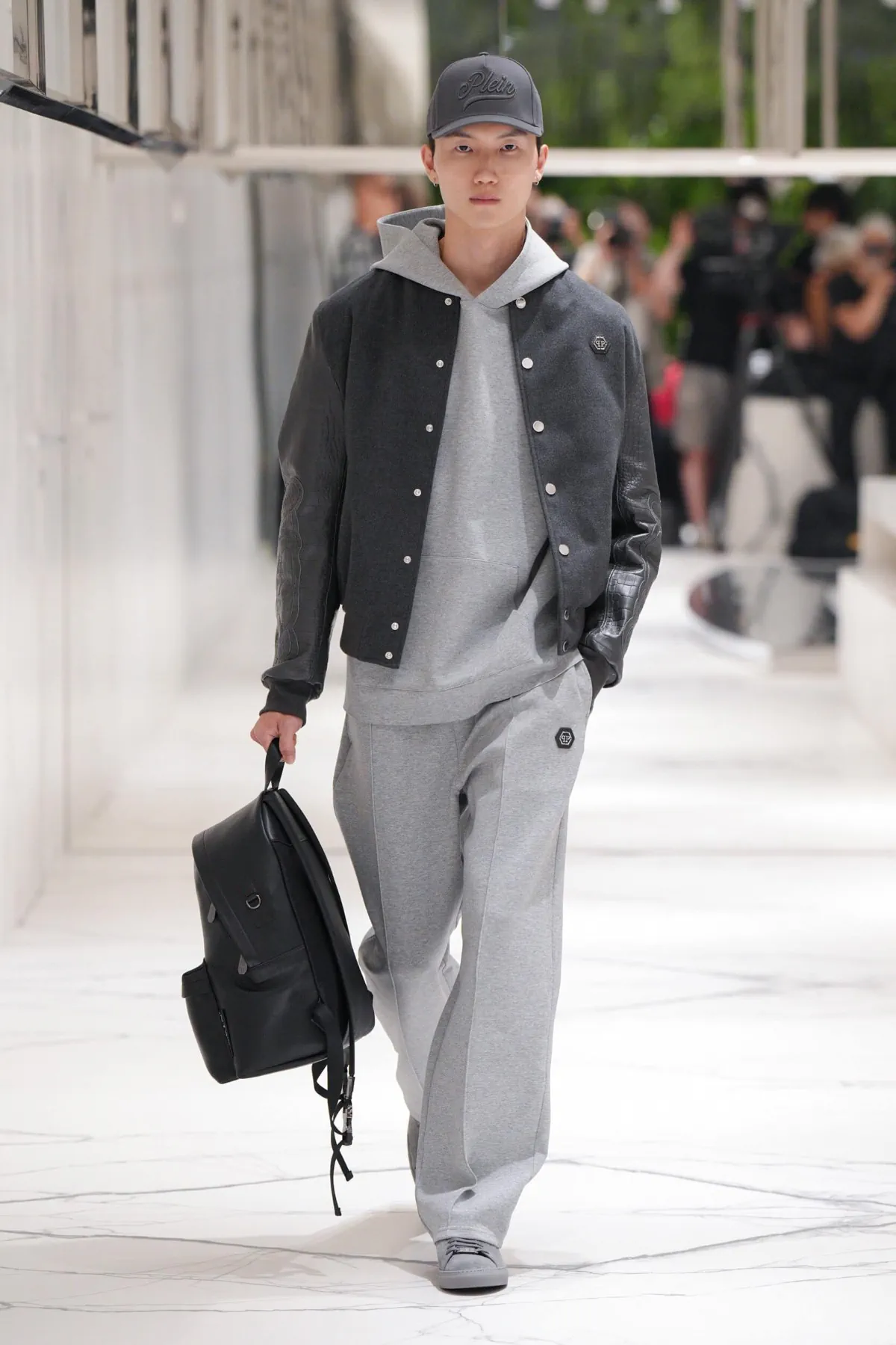 Philipp Plein Spring Summer 2027 Milan Fashion Week 28 Philipp Plein signe un printemps 2027 plus maîtrisé, sans renoncer à son goût du spectaculaire