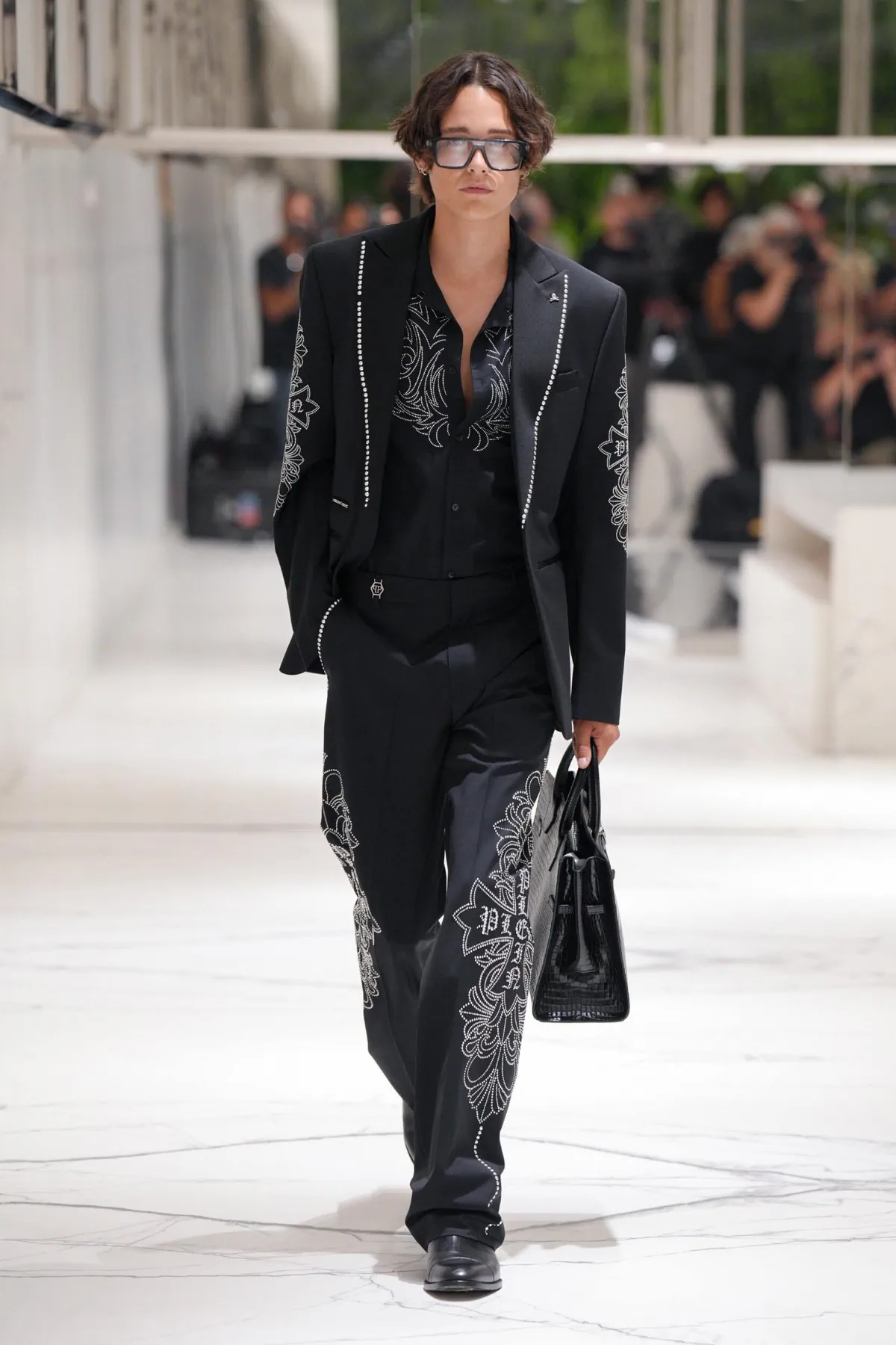 Philipp Plein Spring Summer 2027 Milan Fashion Week 32 Philipp Plein signe un printemps 2027 plus maîtrisé, sans renoncer à son goût du spectaculaire