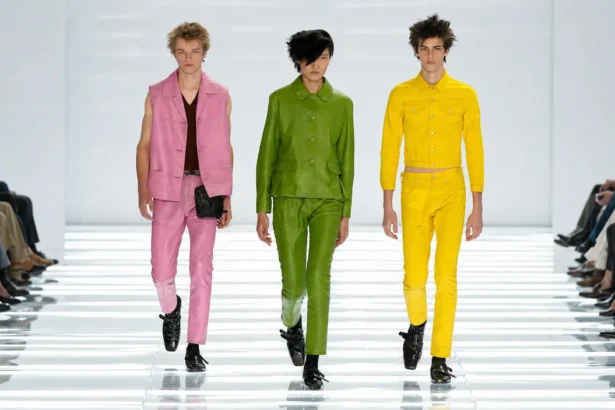 Prada printemps 2027 - Miuccia et Raf réinventent le jean comme manifeste de luxe minimaliste