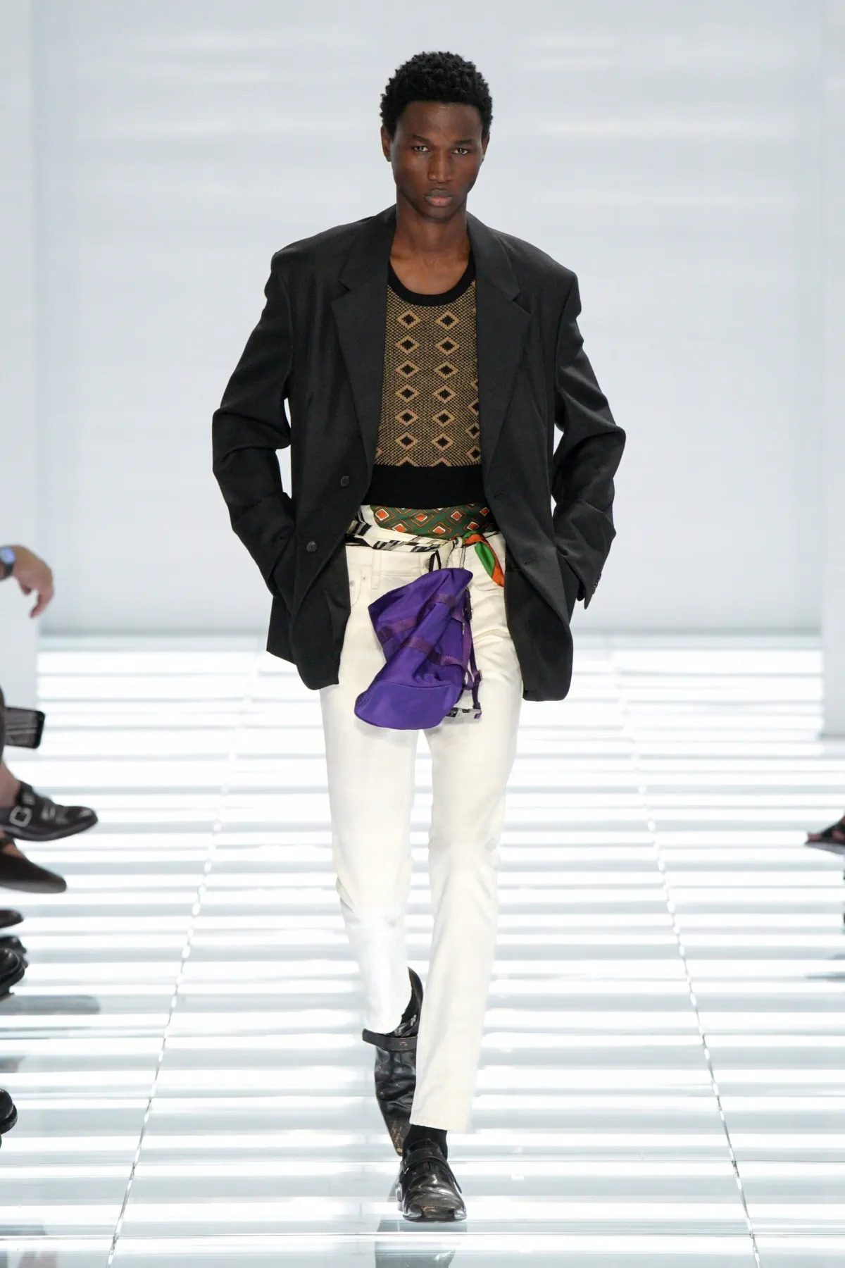 Prada printemps 2027 - Miuccia et Raf réinventent le jean comme manifeste de luxe minimaliste