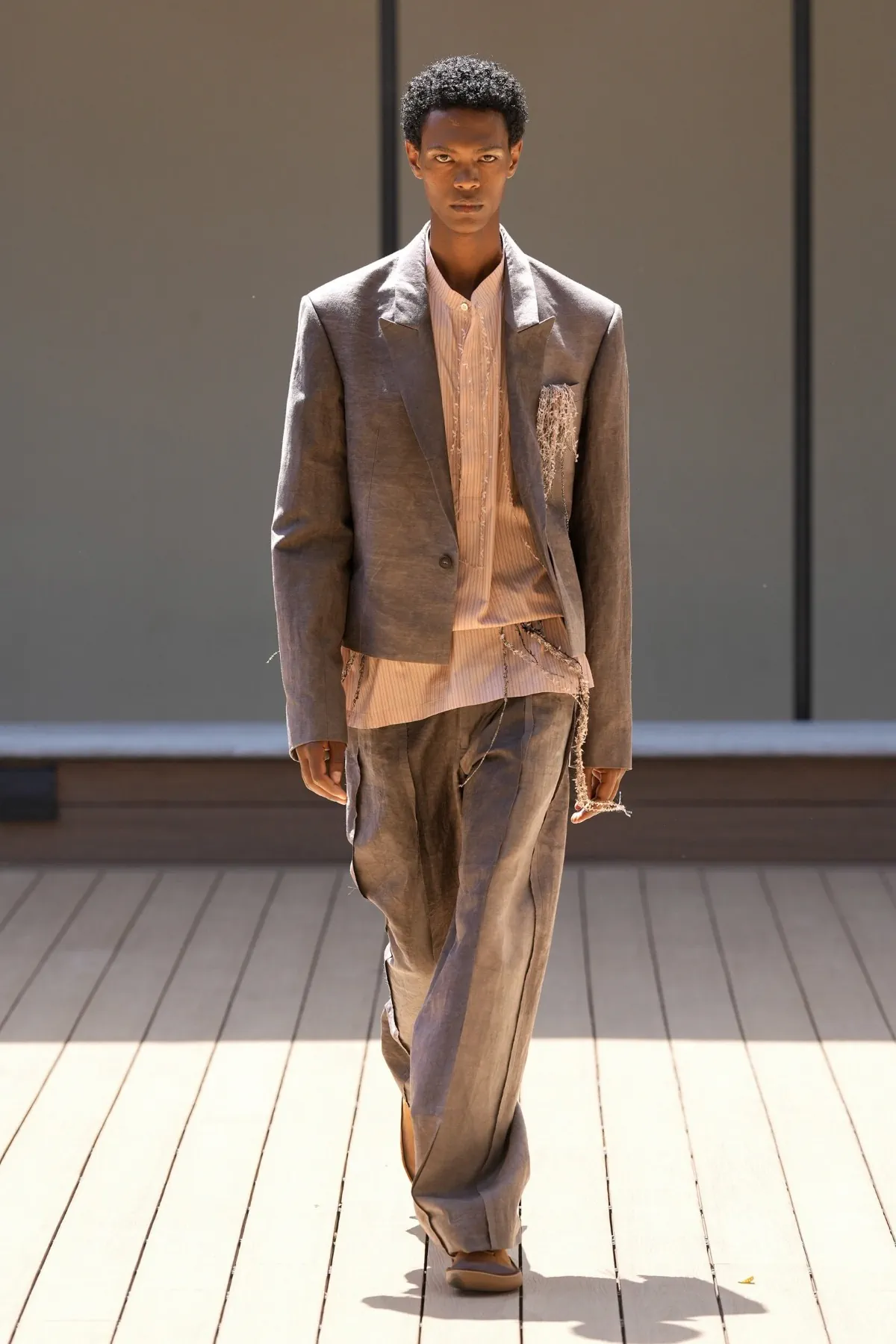 Qasimi Spring Summer 2027 Milan Fashion Week 1 La collection Printemps 2027 de QASIMI rend hommage à Hassan Sharif en exposant l'invisible