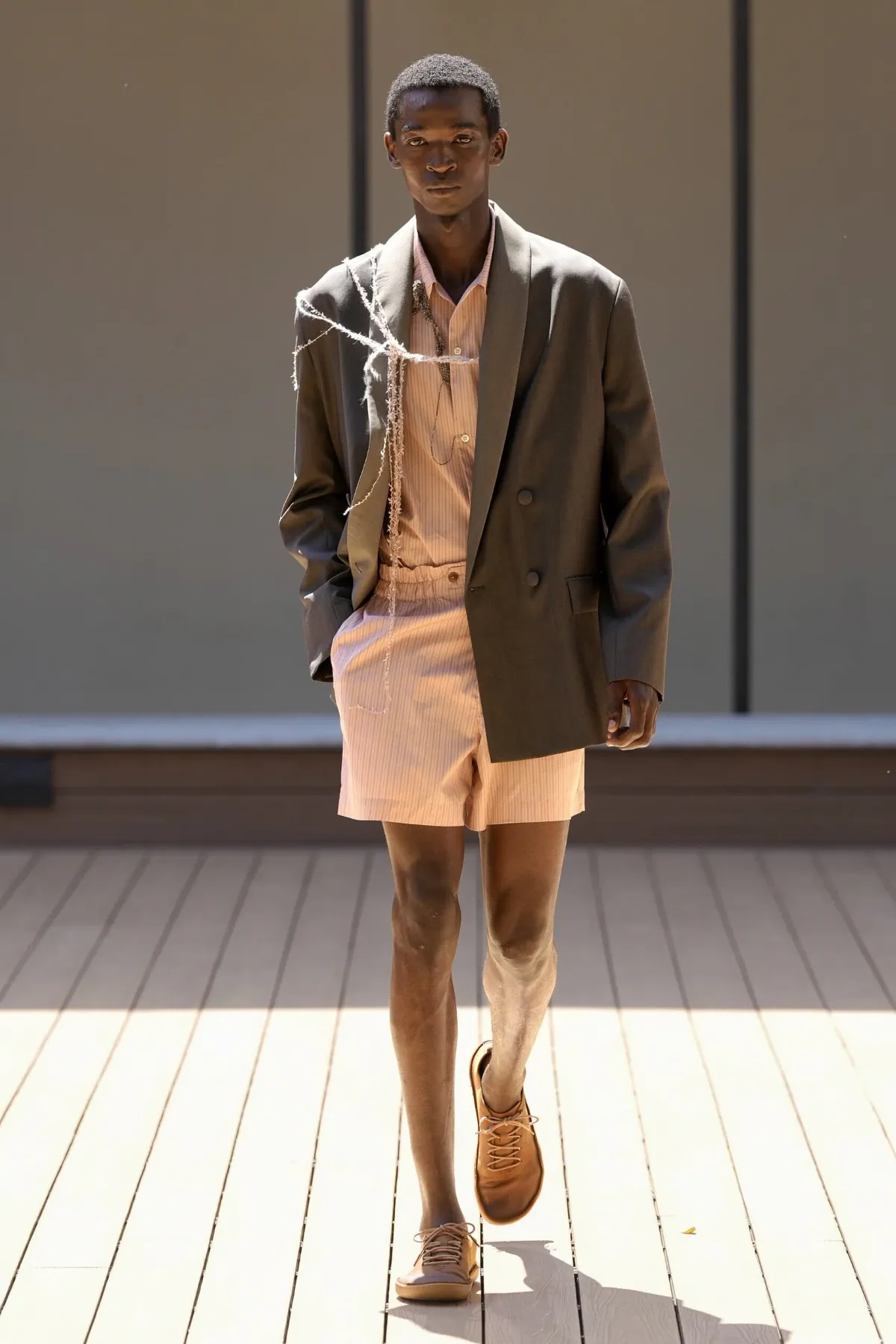 Qasimi Spring Summer 2027 Milan Fashion Week 3 La collection Printemps 2027 de QASIMI rend hommage à Hassan Sharif en exposant l'invisible