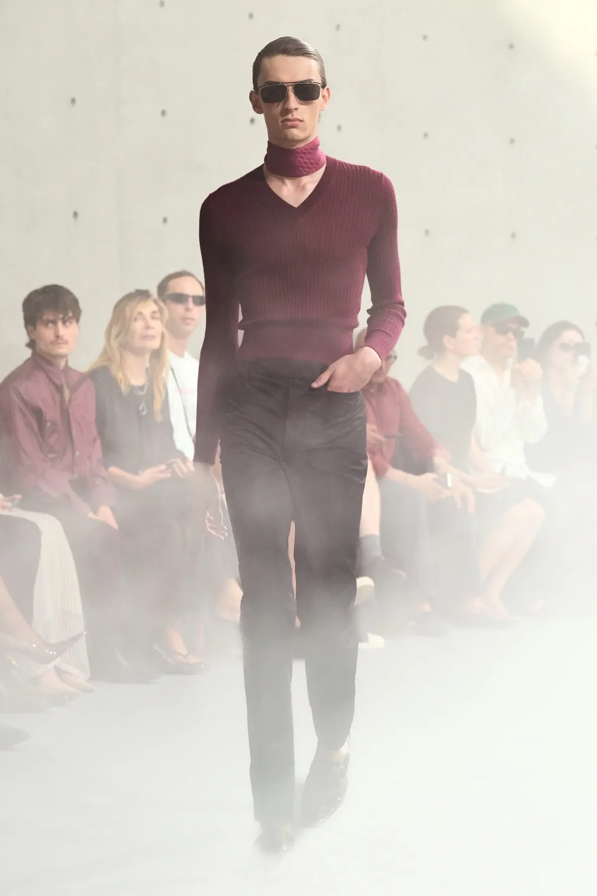 Saint Laurent printemps 2027 - Anthony Vaccarello et l'art de séduire sans jamais forcer