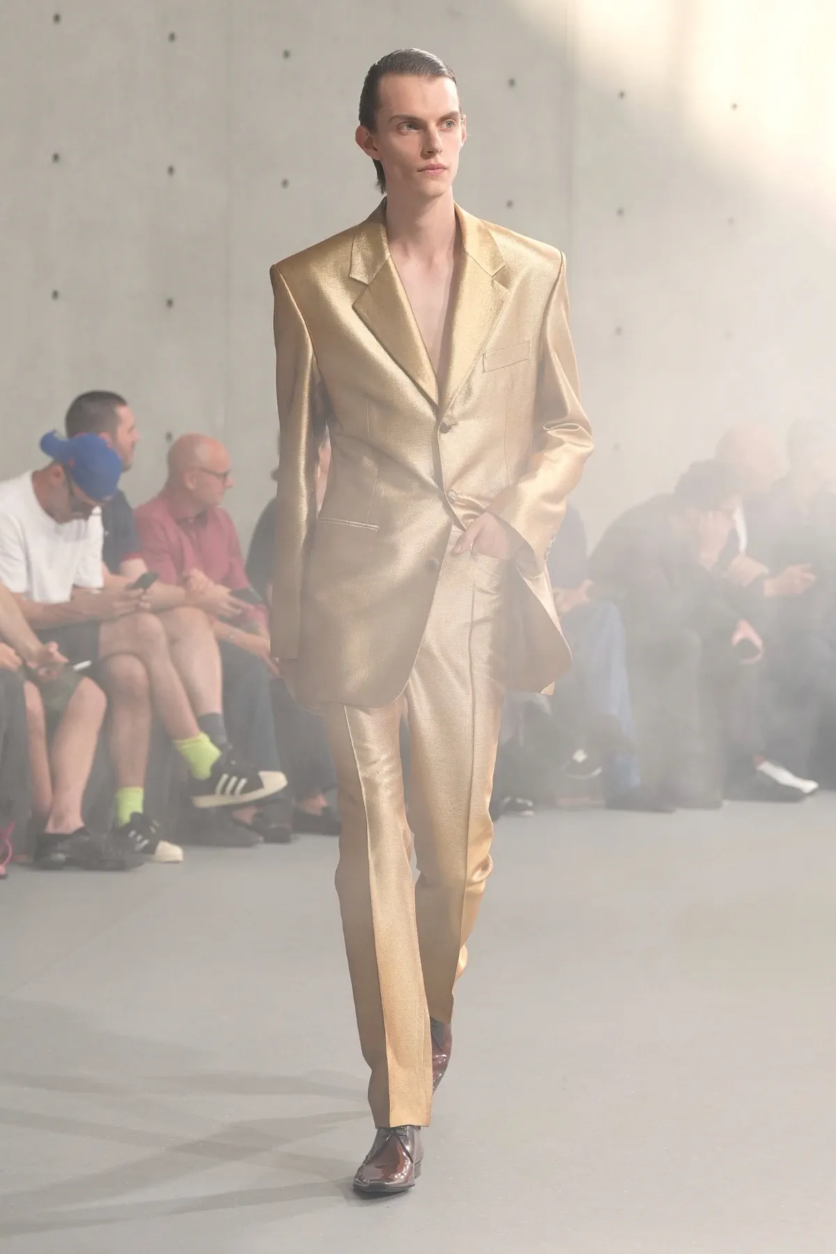 Saint Laurent printemps 2027 - Anthony Vaccarello et l'art de séduire sans jamais forcer