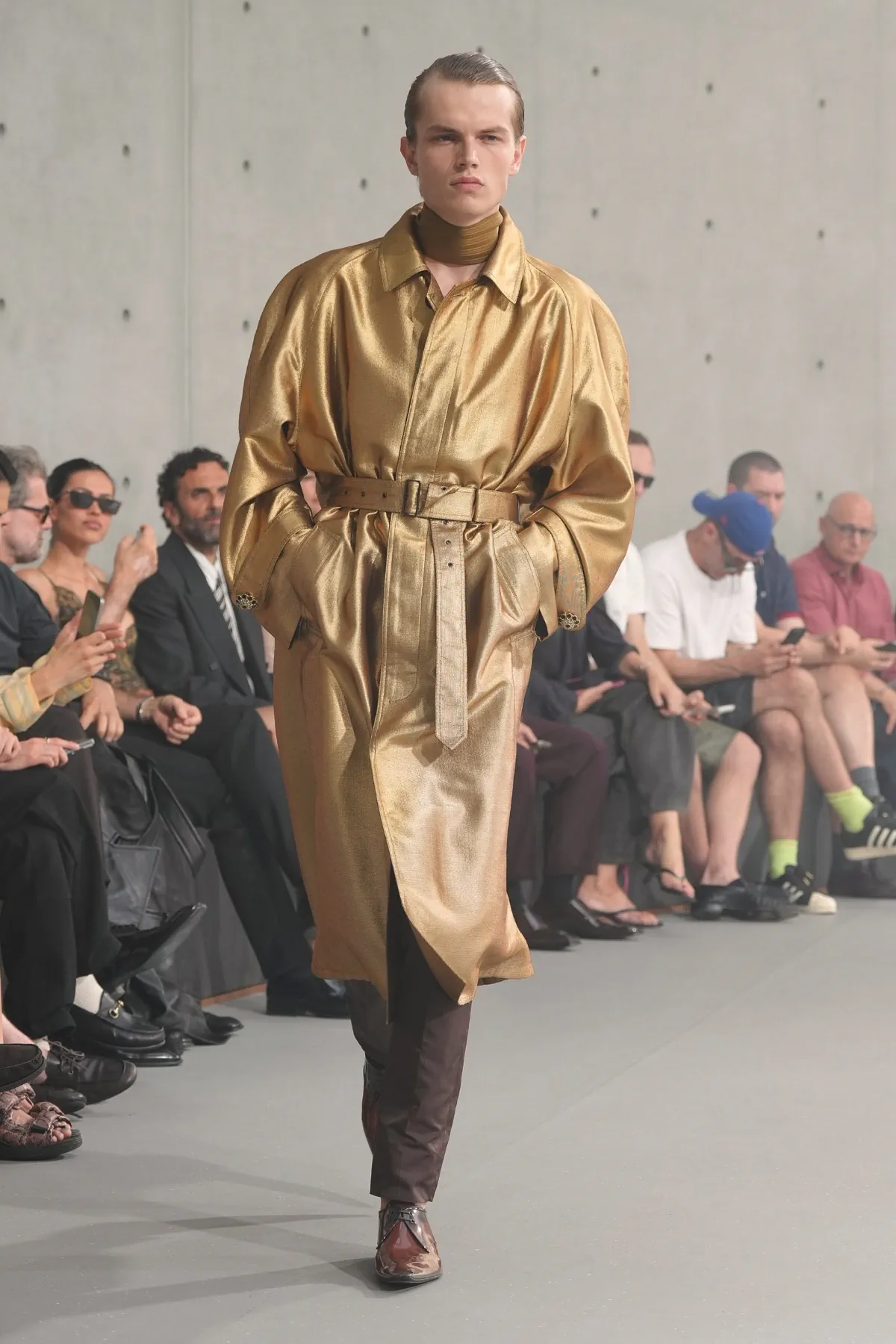 Saint Laurent printemps 2027 - Anthony Vaccarello et l'art de séduire sans jamais forcer