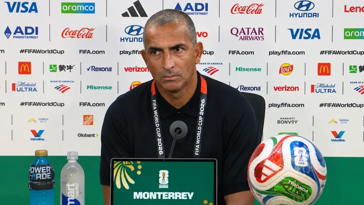 Selectionneur Sabri Lamouchi de lequipe de Tunisie de football ecarte Le sélectionneur Sabri Lamouchi limogé par la Tunisie après un seul match de Coupe du monde