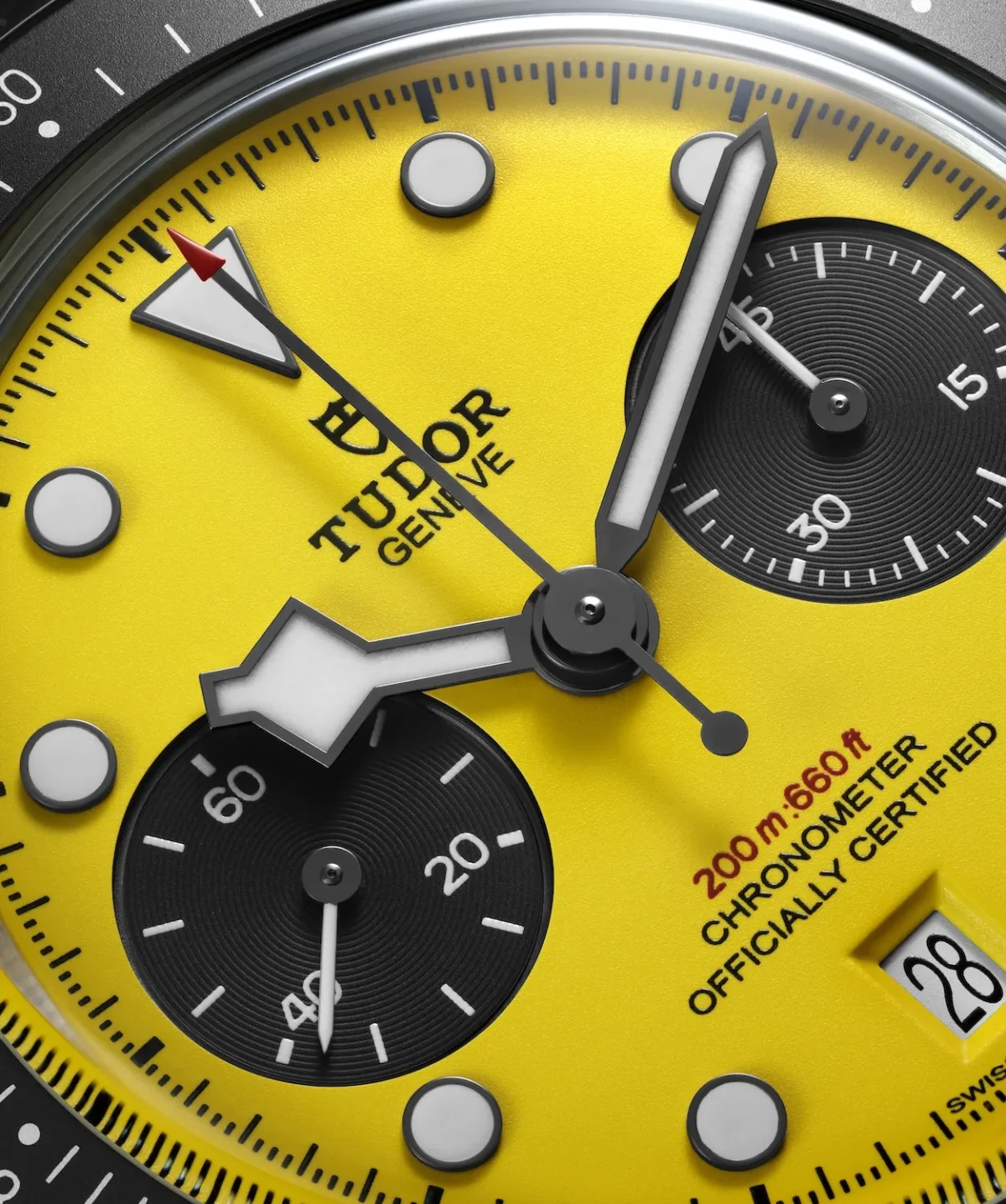 La TUDOR Black Bay Chrono 39 « Bumblebee » - quand 2 mm changent tout à l'histoire du chronographe