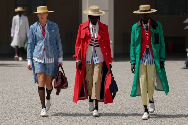 Thom Browne fait éclore un nouveau langage preppy pour le printemps 2027 à Milan