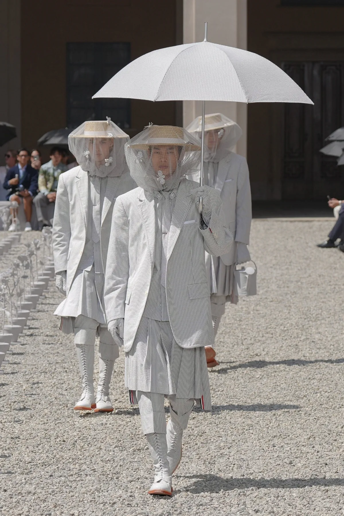 Thom Browne fait éclore un nouveau langage preppy pour le printemps 2027 à Milan