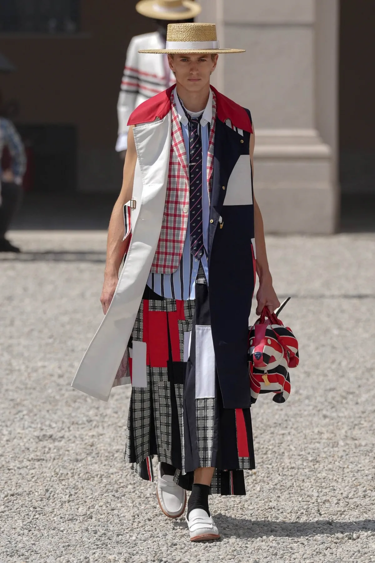 Thom Browne fait éclore un nouveau langage preppy pour le printemps 2027 à Milan