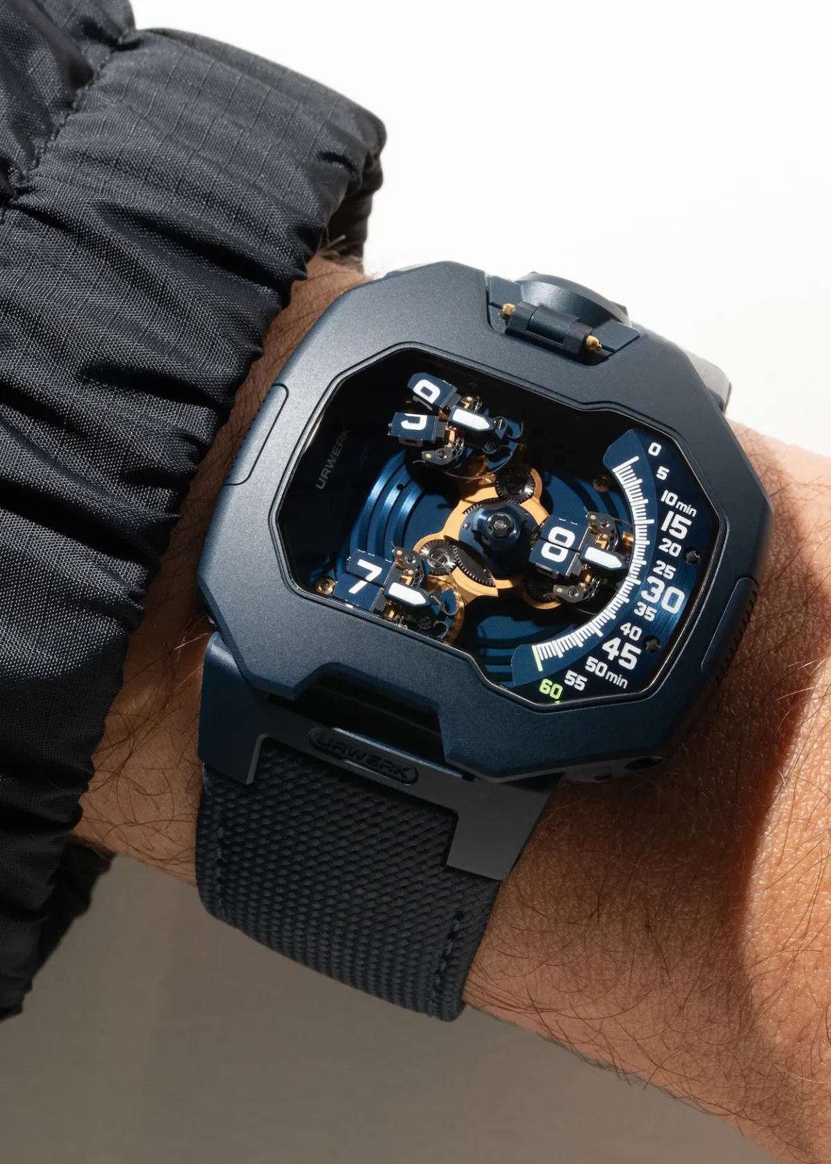 URWERK UR 120 Blue Planet 1 URWERK UR-120 Blue Planet, le dernier tour d’orbite d’une icône satellite