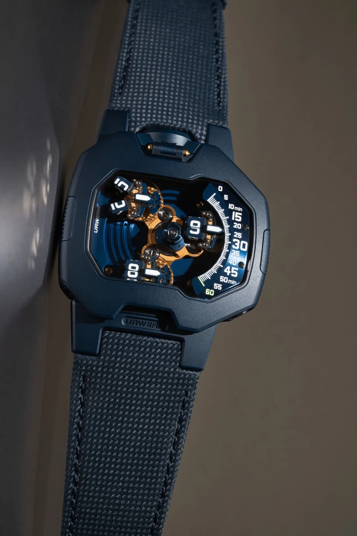 URWERK UR 120 Blue Planet 2 URWERK UR-120 Blue Planet, le dernier tour d’orbite d’une icône satellite