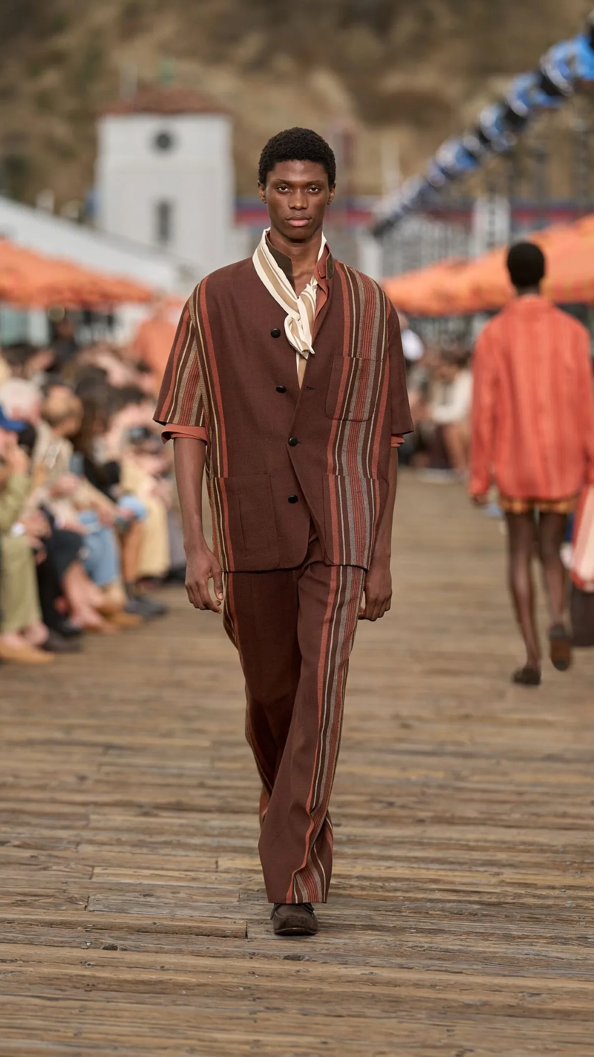 ZEGNA célèbre l’art de la villeggiatura avec une collection été 2027 entre Malibu et Méditerranée