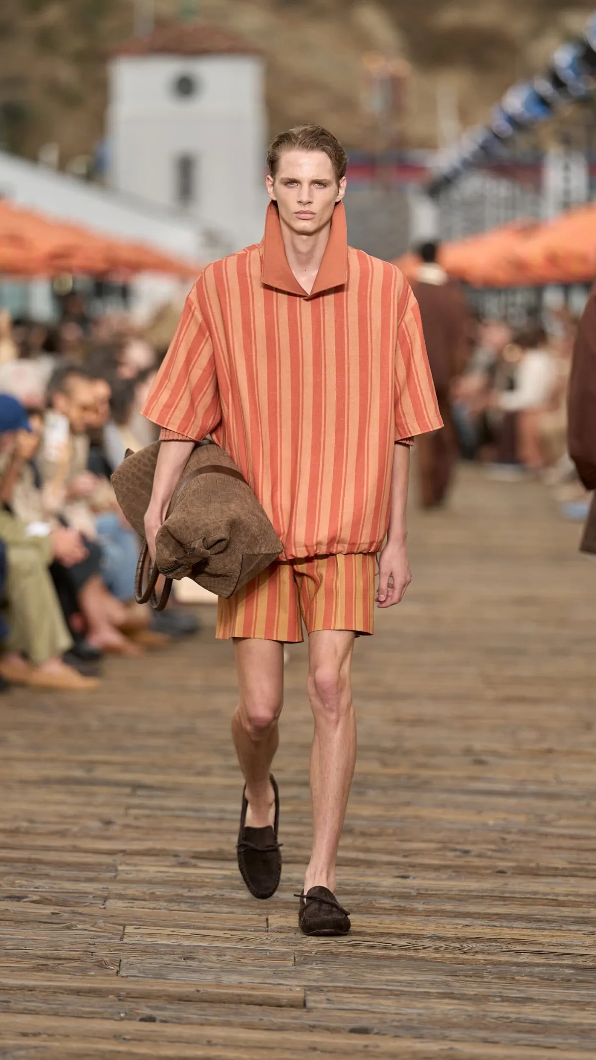 ZEGNA célèbre l’art de la villeggiatura avec une collection été 2027 entre Malibu et Méditerranée