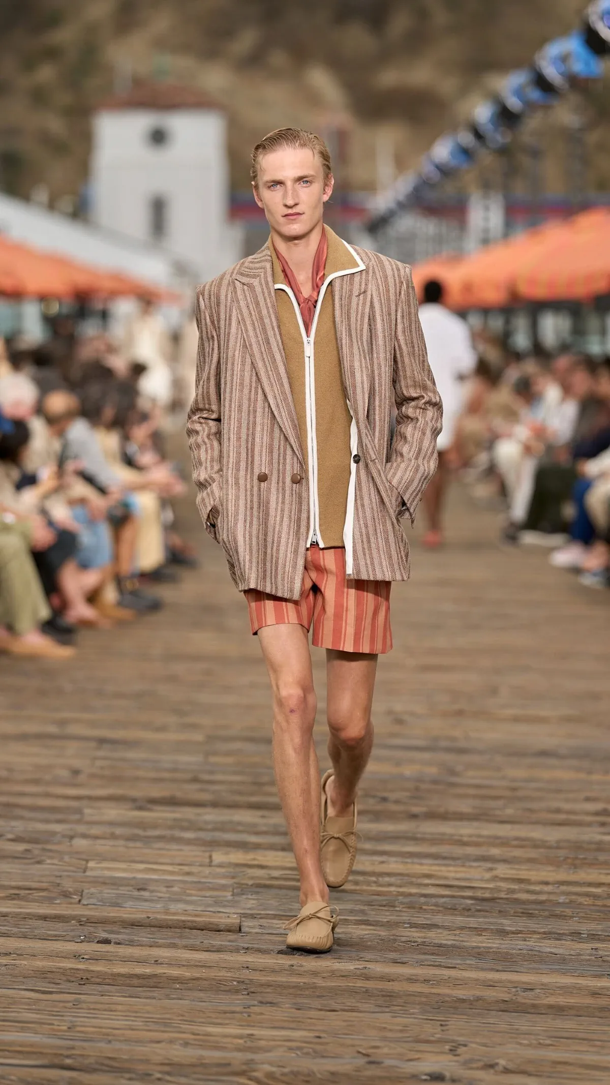 ZEGNA célèbre l’art de la villeggiatura avec une collection été 2027 entre Malibu et Méditerranée