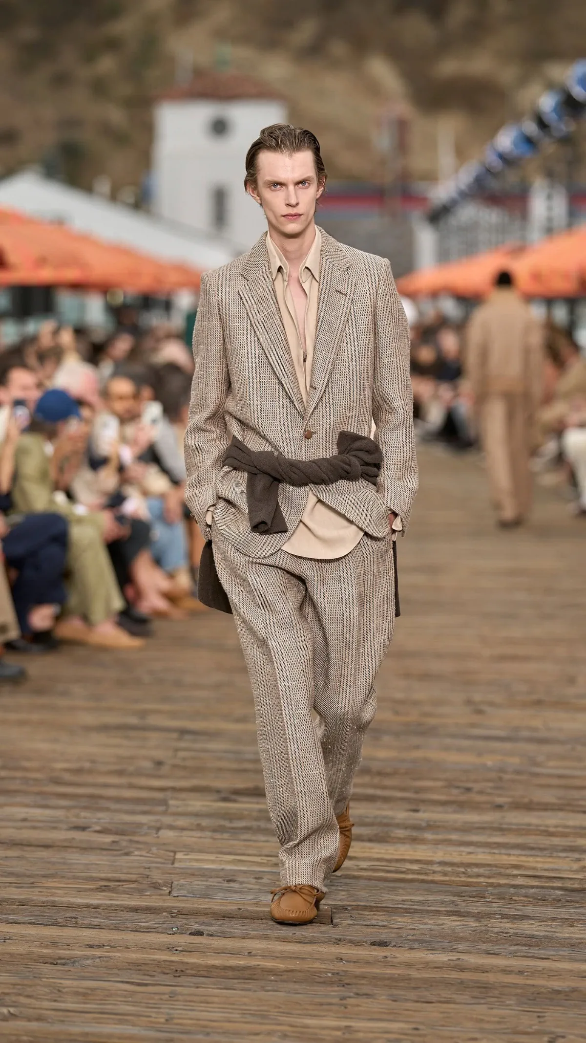 ZEGNA célèbre l’art de la villeggiatura avec une collection été 2027 entre Malibu et Méditerranée