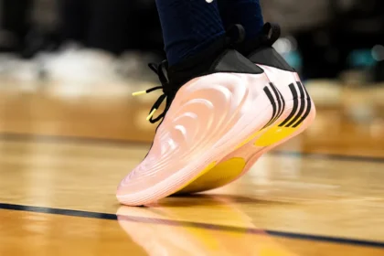 L'adidas Harden Vol. 10 « Pink Lemonade » ou l'art de réinventer un classique des parquets