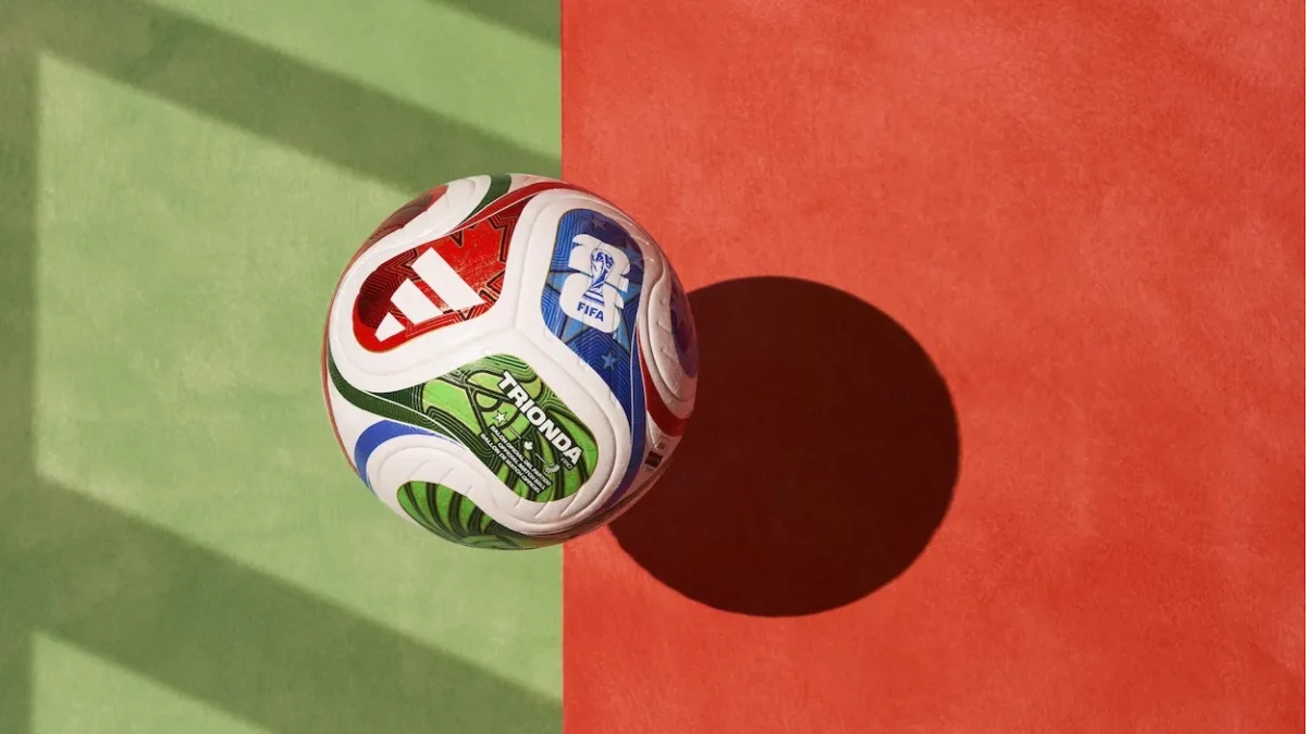 Quand adidas transforme l'emoji ballon de WhatsApp en outil de conquête planétaire pour la Coupe du monde 2026