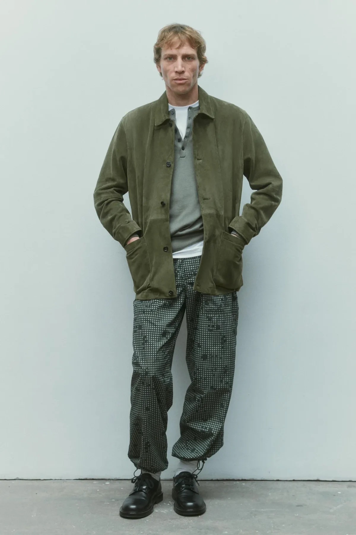 Chez rag & bone, l’élégance masculine trouve son point d’équilibre au printemps 2027