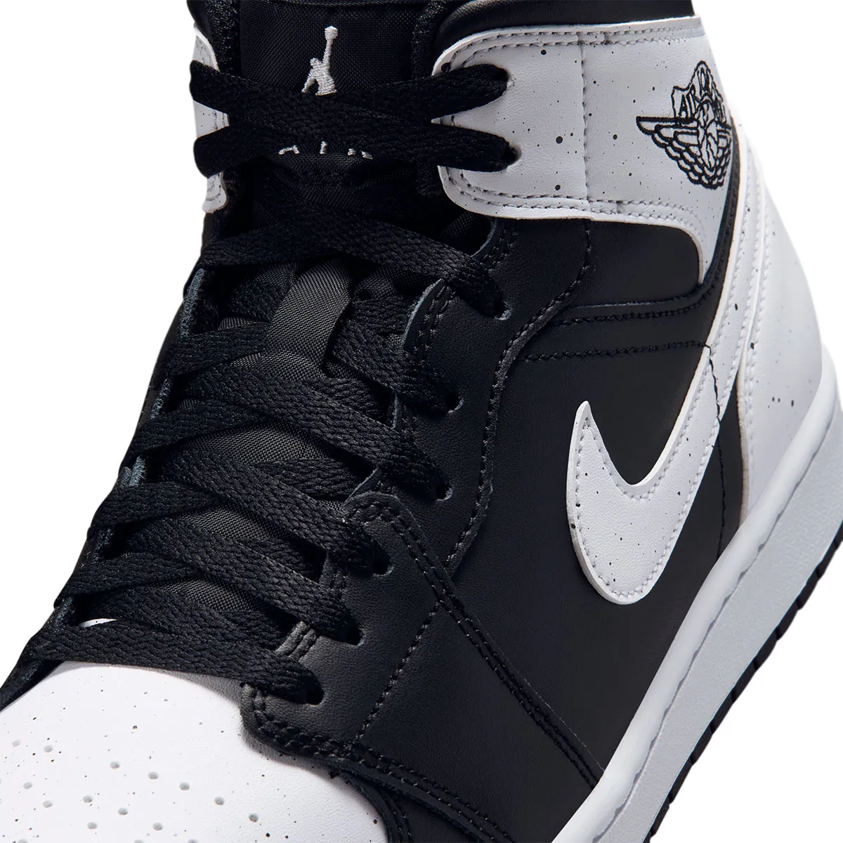 Air Jordan 1 Mid Oreo 6 Air Jordan 1 Mid « Oreo » - la sobriété dans l’ombre d’une icône