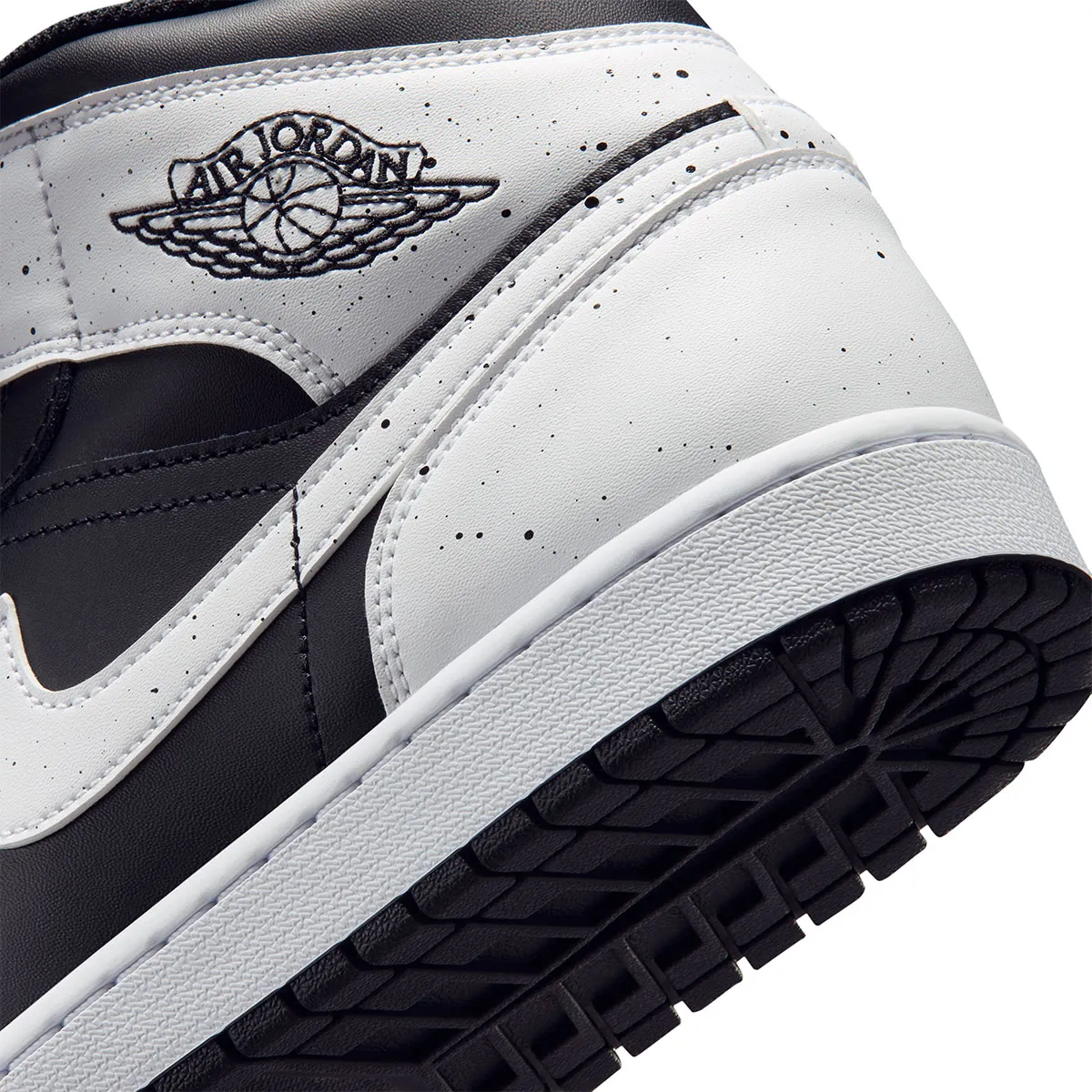Air Jordan 1 Mid Oreo 7 Air Jordan 1 Mid « Oreo » - la sobriété dans l’ombre d’une icône