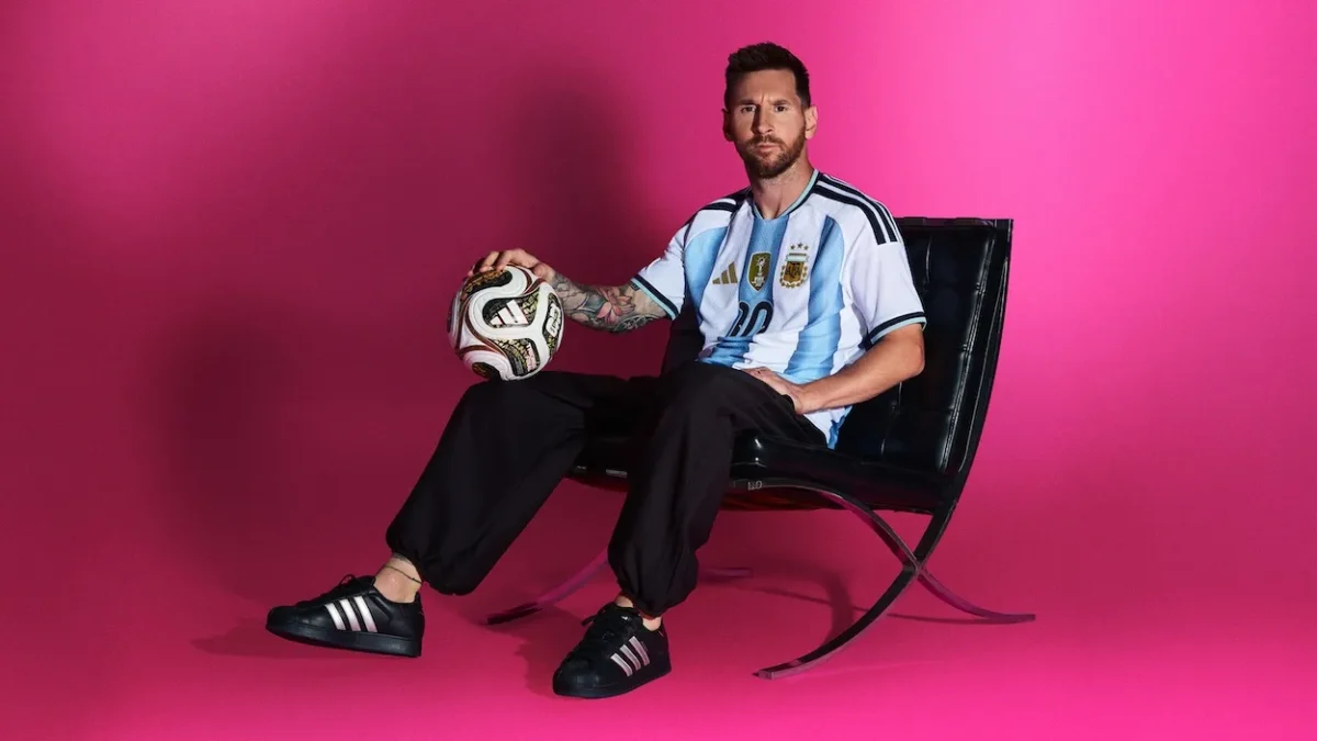 adidas sacralise la fin du Mondial avec le ballon TRIONDA FINAL