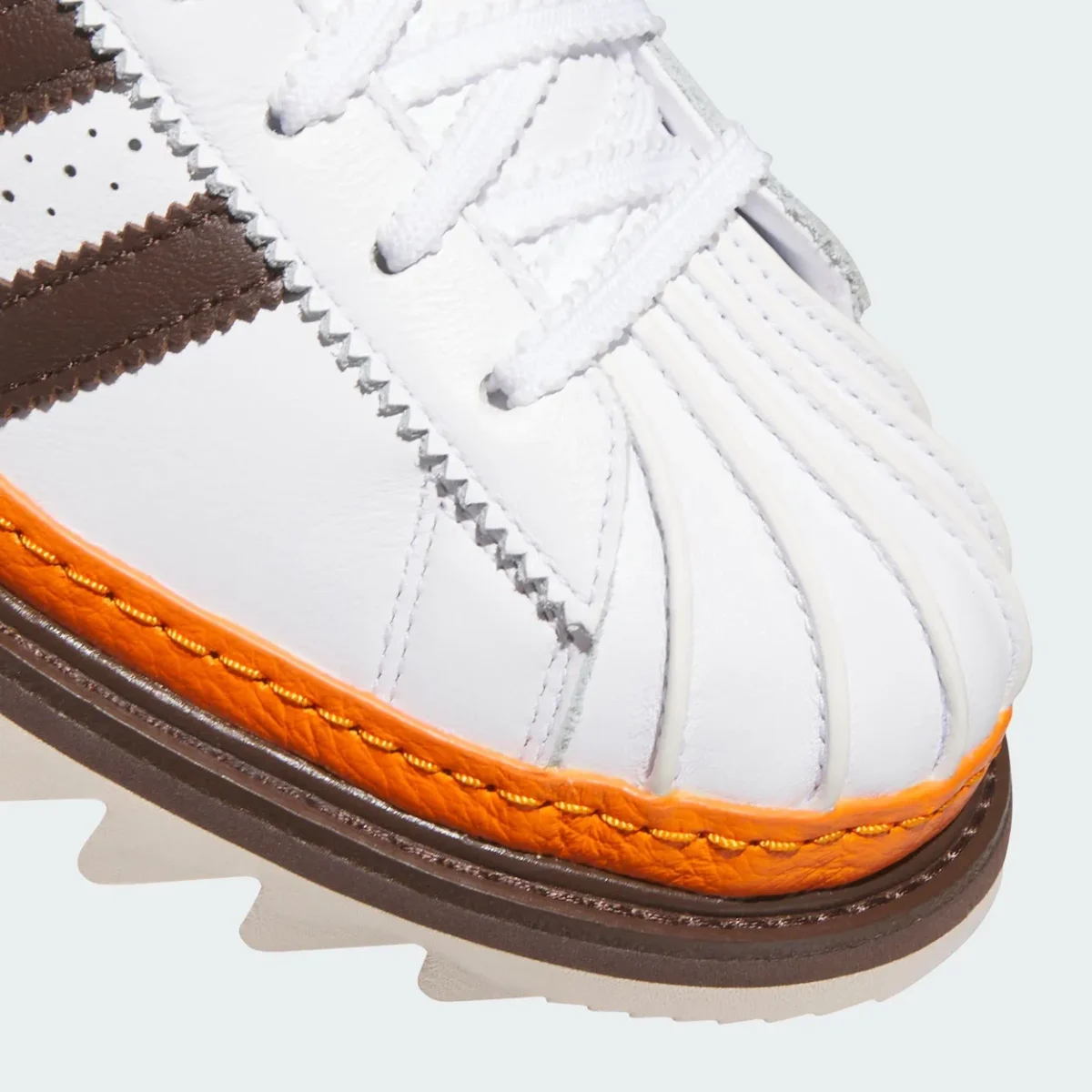 La nouvelle CLOT Superstar d’Edison Chen renoue avec l'élégance artisanale