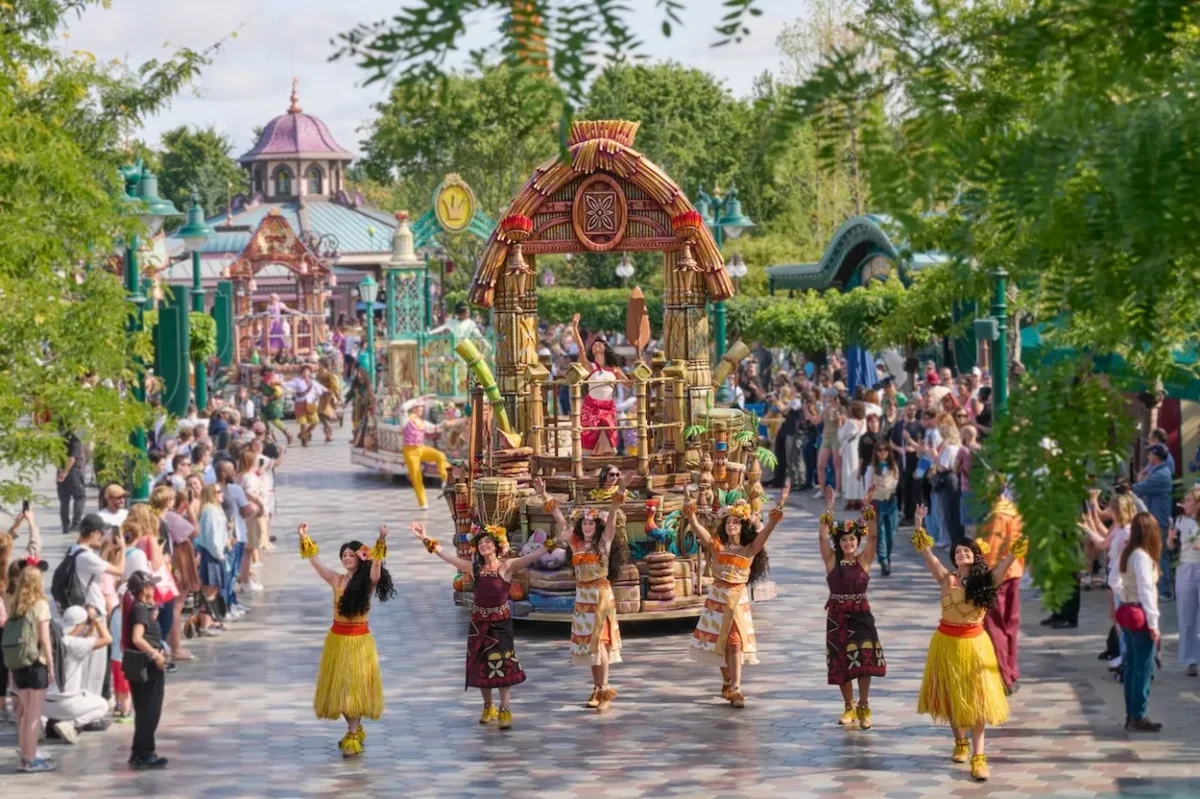 Cavalcade des princesses Disney 0 Quatre princesses embarquent sur les rives d'Adventure Bay pour enchanter Disneyland Paris