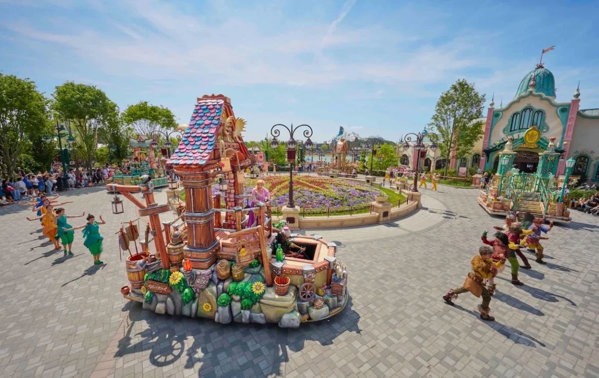 Cavalcade des princesses Disney 2 Quatre princesses embarquent sur les rives d'Adventure Bay pour enchanter Disneyland Paris