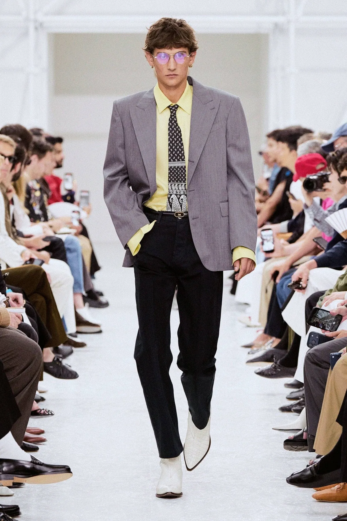 CELINE printemps 2027, Michael Rider habille des hommes libres de se contredire