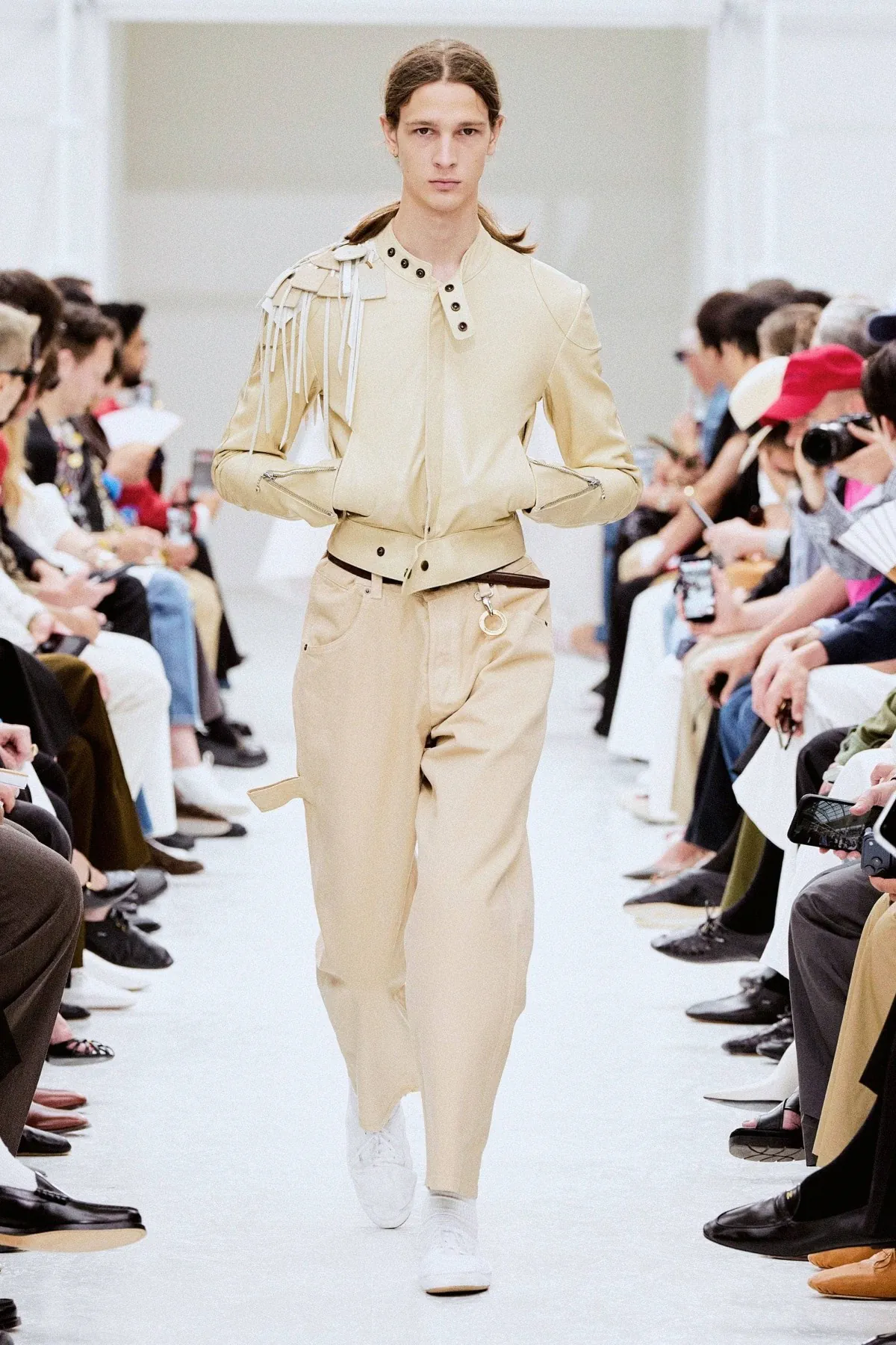 CELINE printemps 2027, Michael Rider habille des hommes libres de se contredire