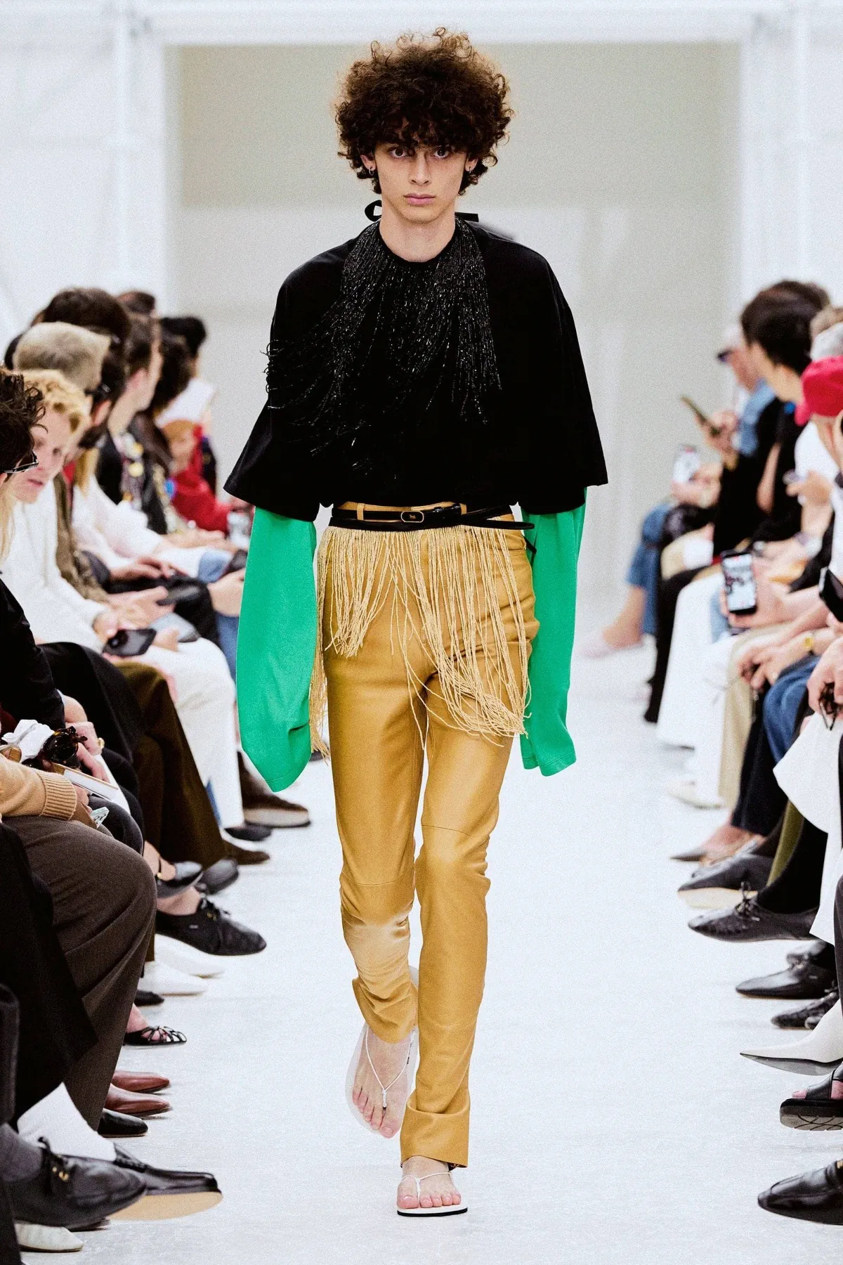 CELINE printemps 2027, Michael Rider habille des hommes libres de se contredire