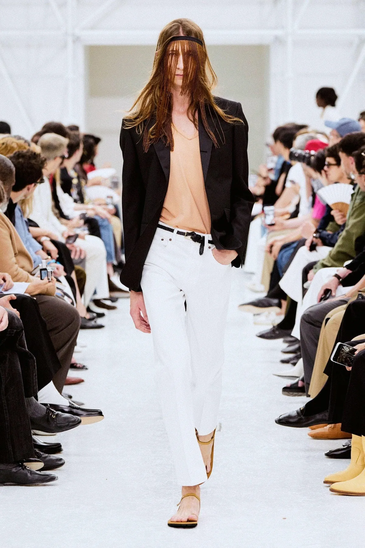 CELINE printemps 2027, Michael Rider habille des hommes libres de se contredire
