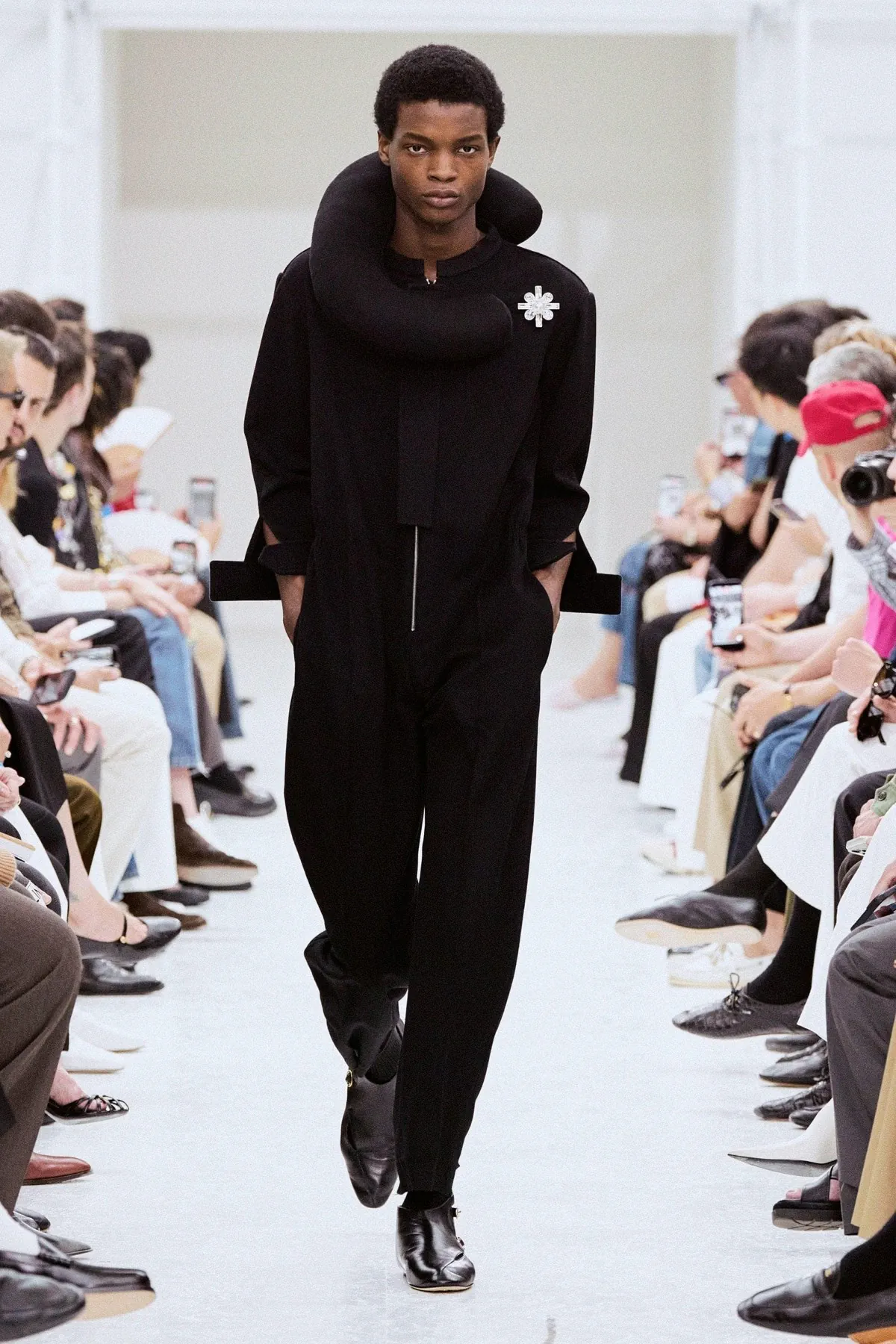 CELINE printemps 2027, Michael Rider habille des hommes libres de se contredire