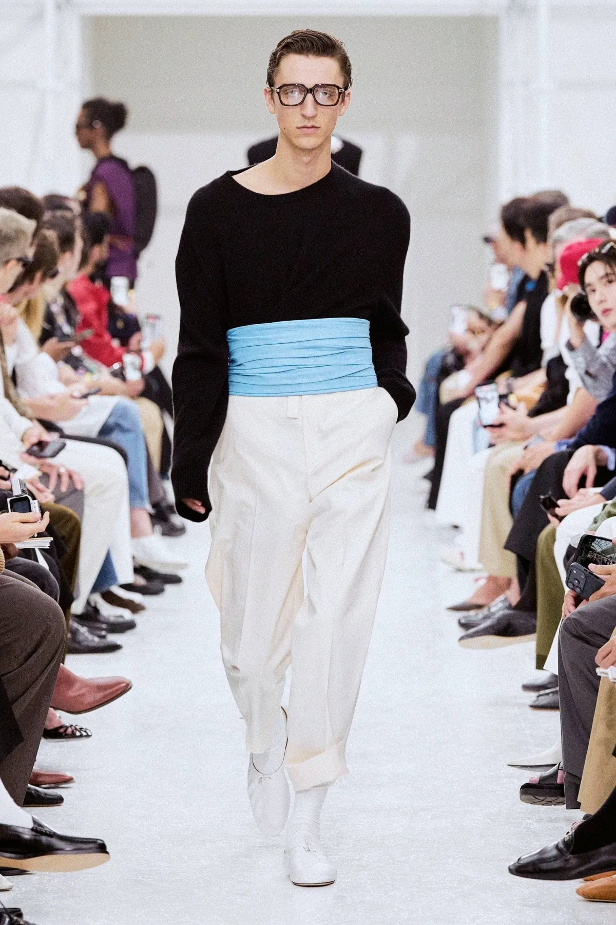 Celine Spring Summer 2027 Paris Fashion Week Mens 3 CELINE printemps 2027, Michael Rider habille des hommes libres de se contredire