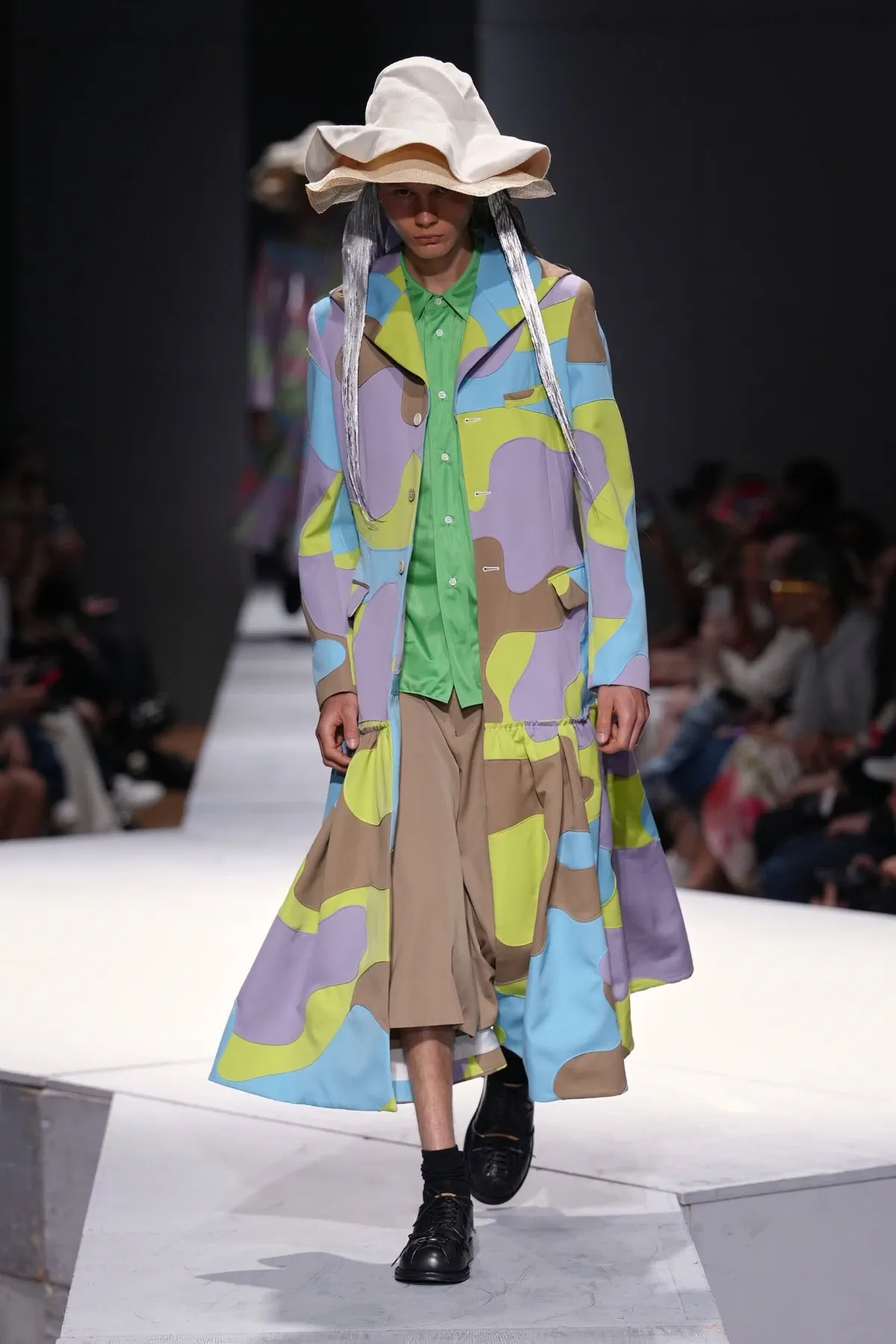 Comme des Garcons Homme Plus Spring Summer 2027 Paris Fashion Week 4 Au printemps 2027, COMME des GARÇONS Homme Plus rêve d'un monde sans guerre
