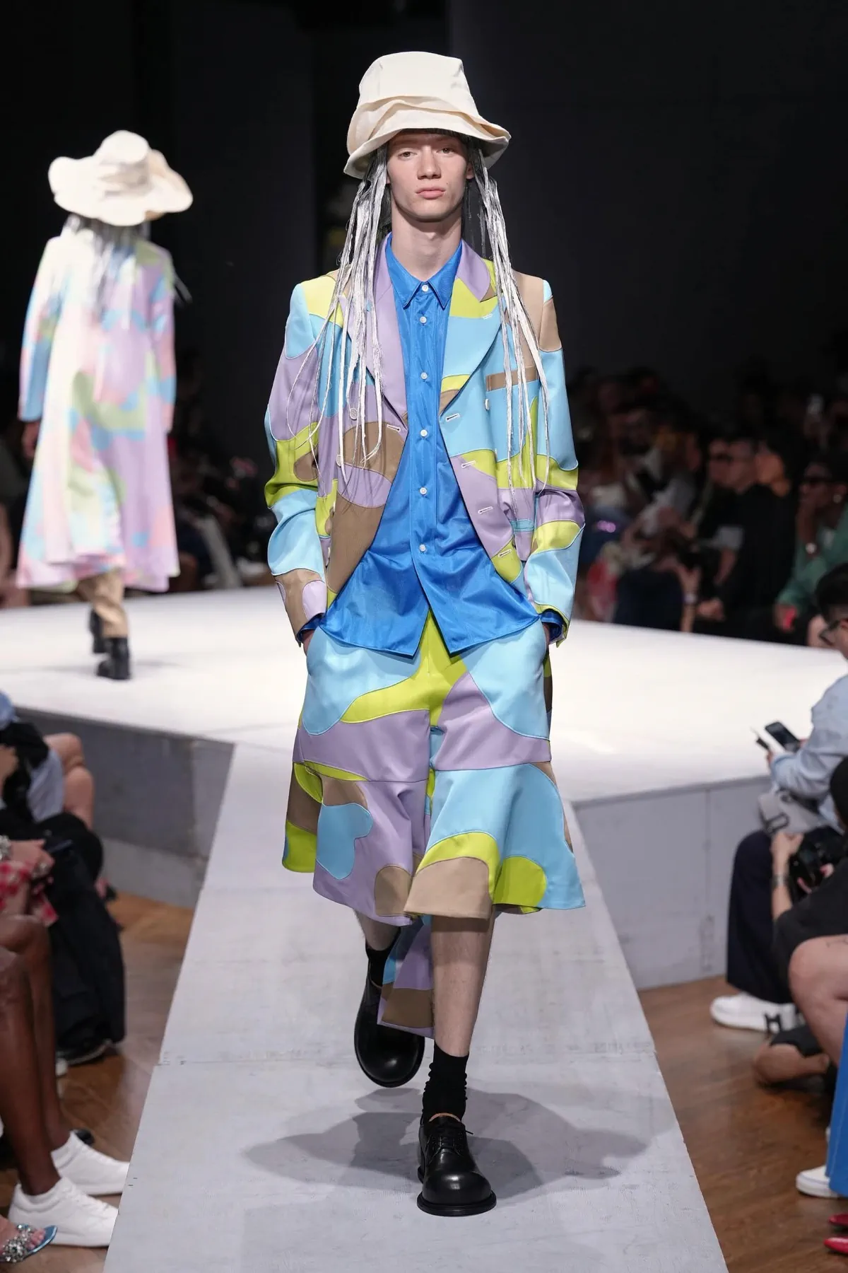 Au printemps 2027, COMME des GARÇONS Homme Plus rêve d'un monde sans guerre